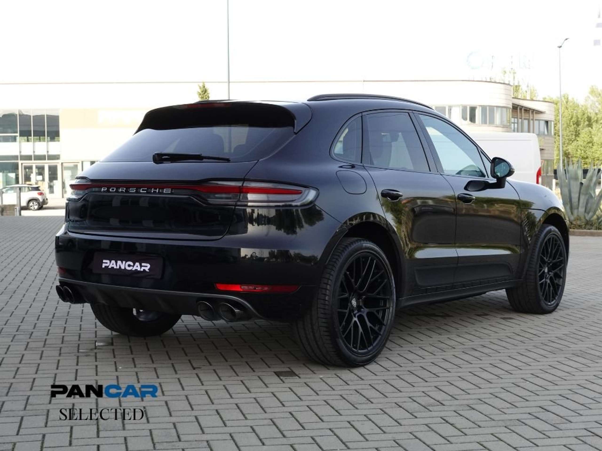 Porsche - Macan