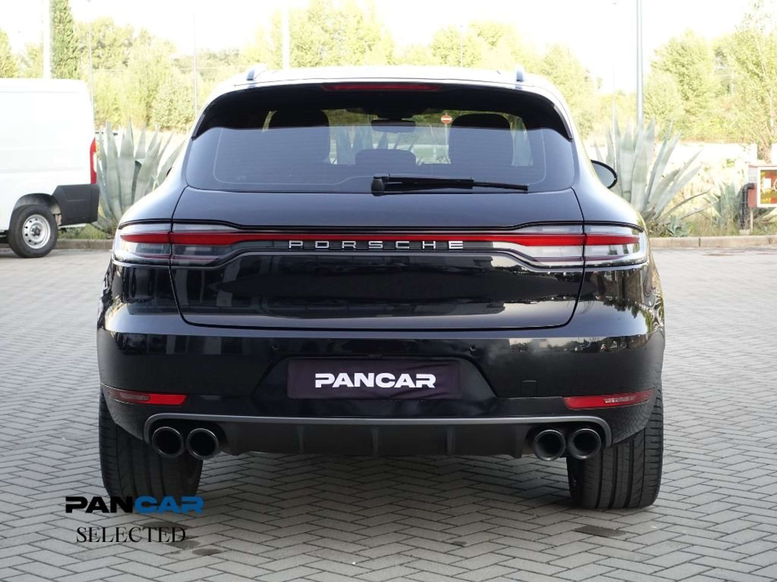 Porsche - Macan