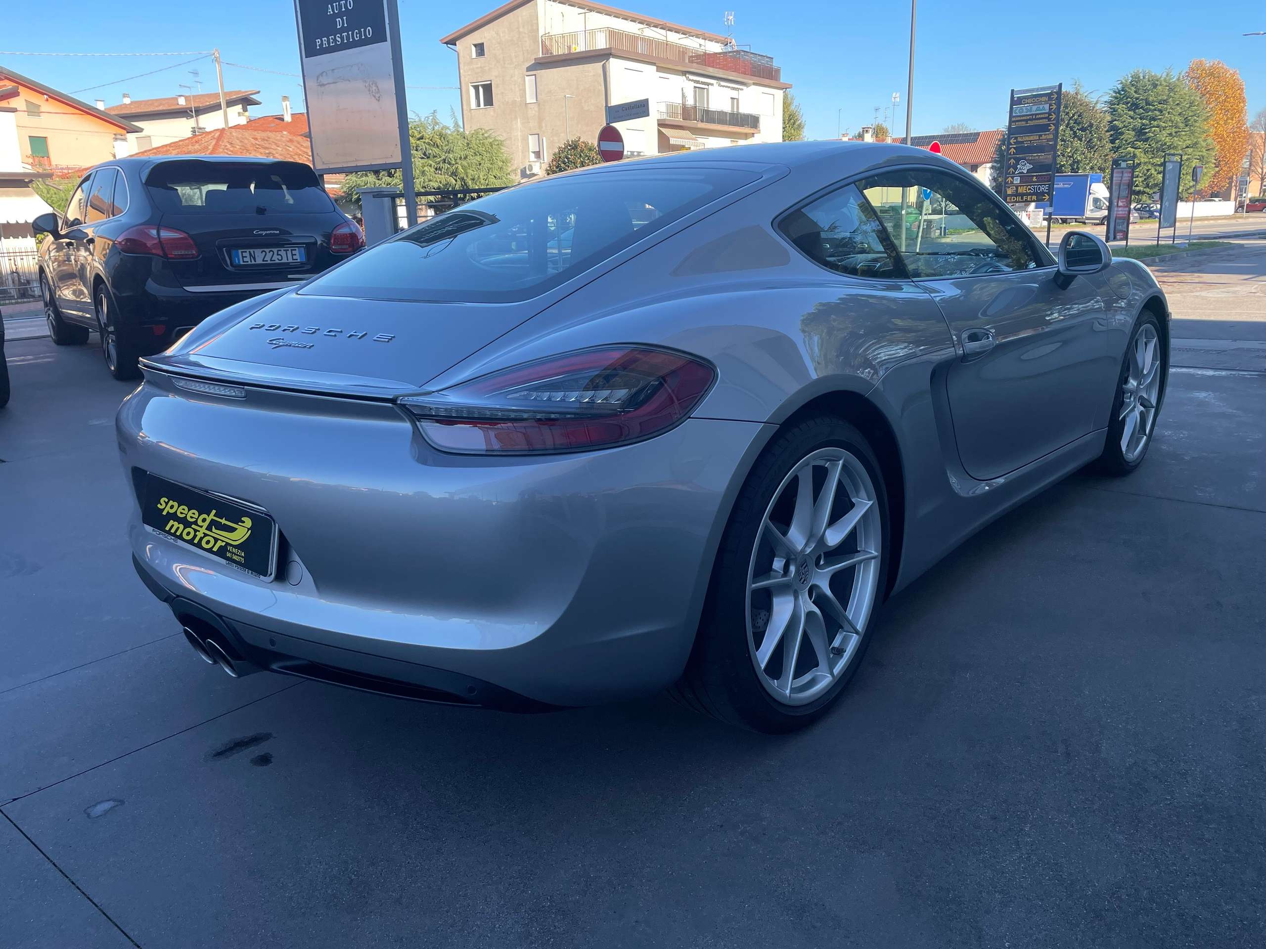 Porsche - Cayman