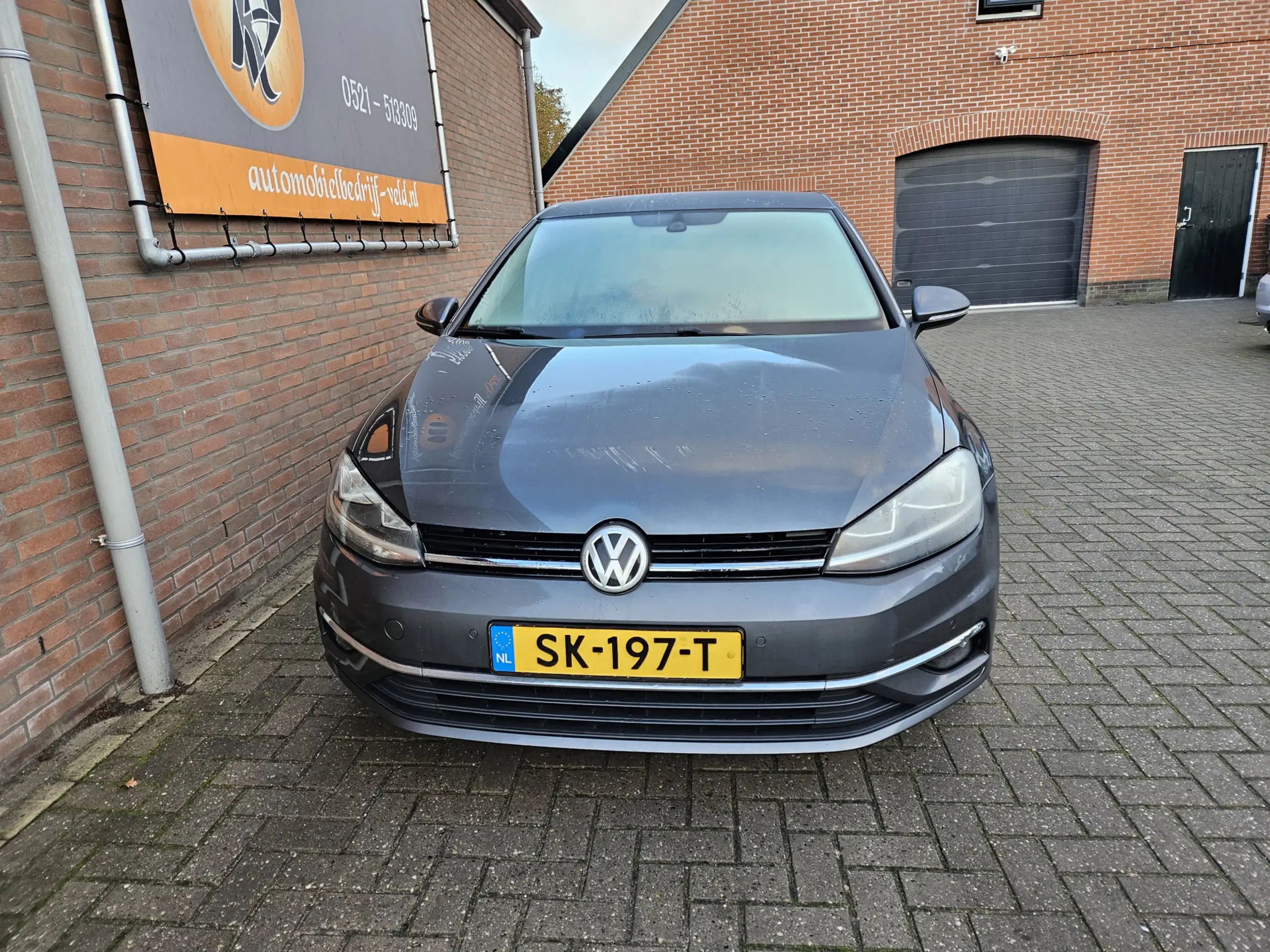 Volkswagen - Golf