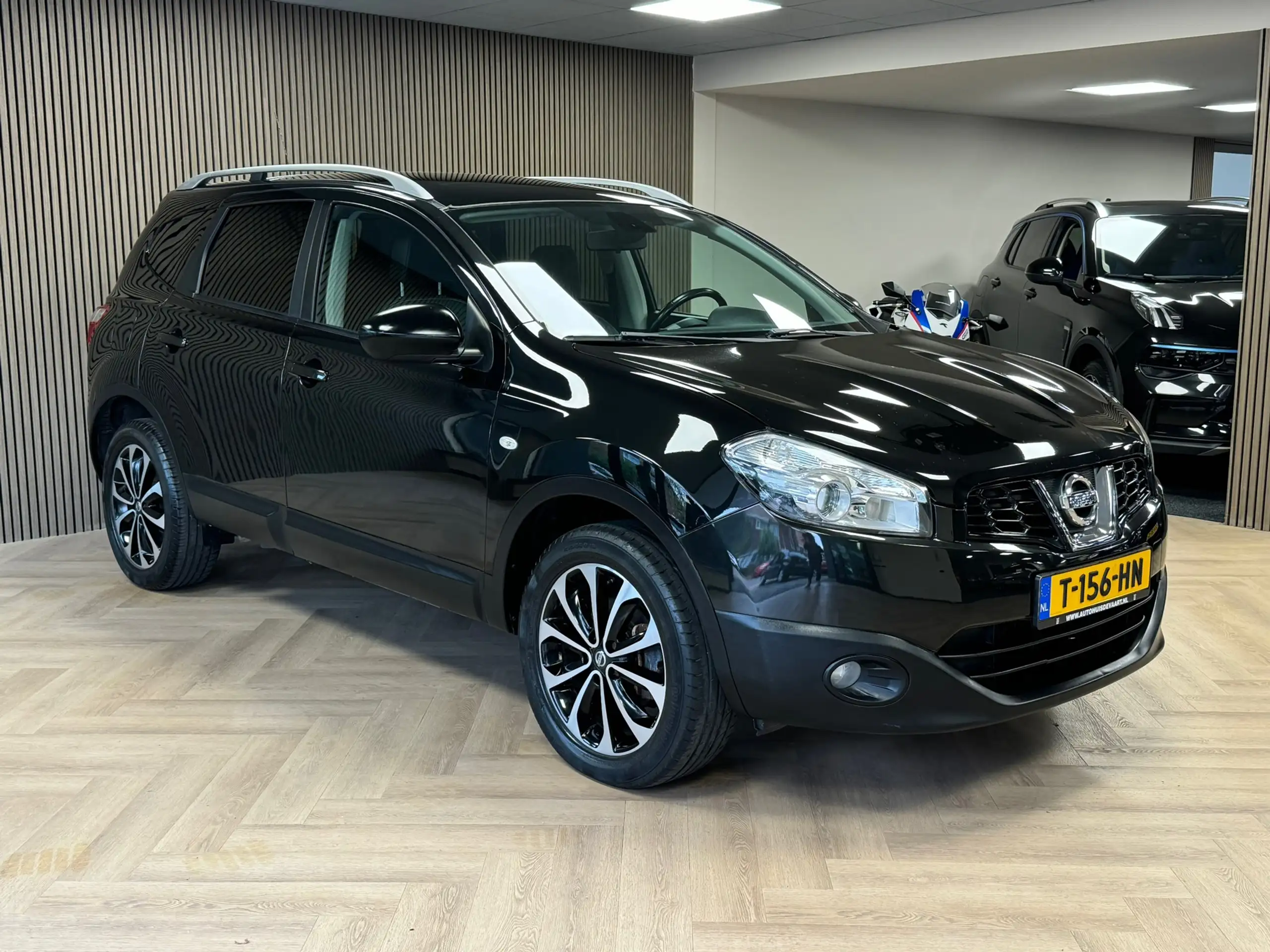 Nissan - Qashqai+2