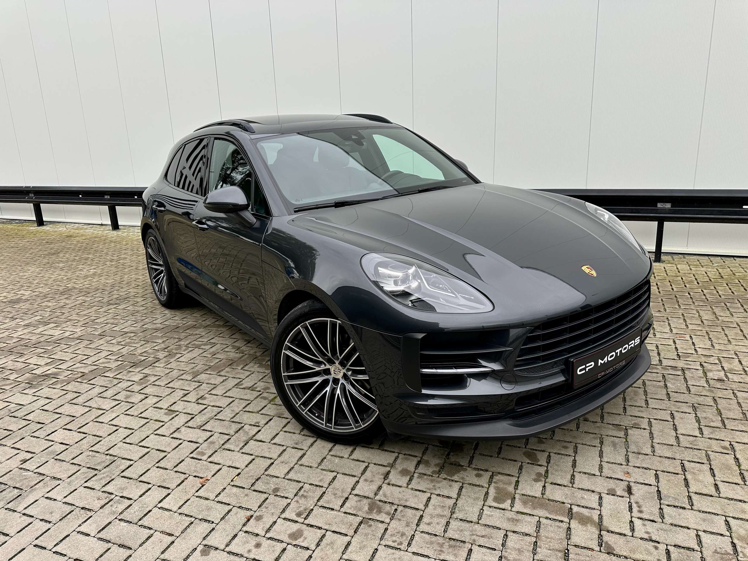 Porsche - Macan