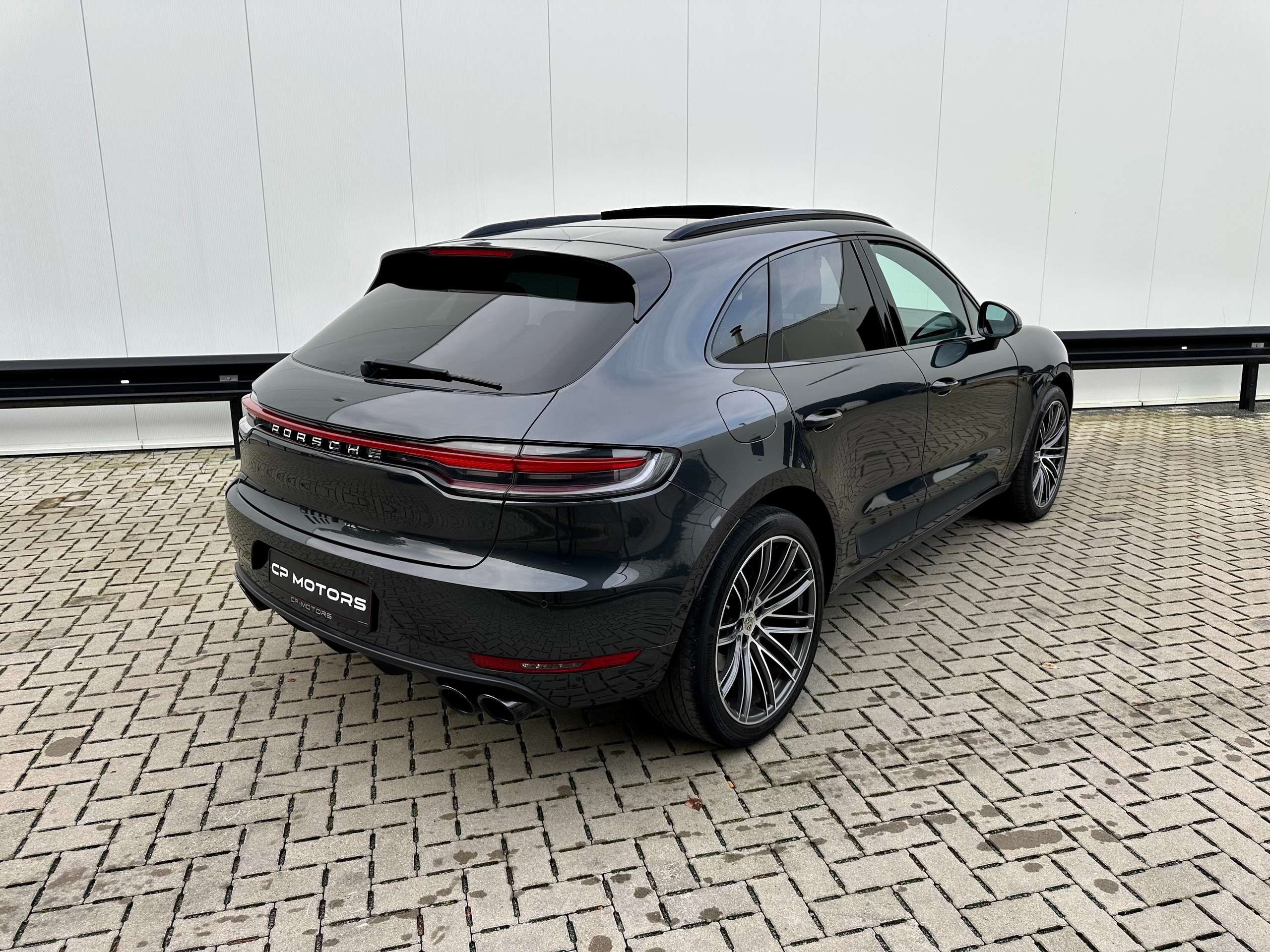 Porsche - Macan