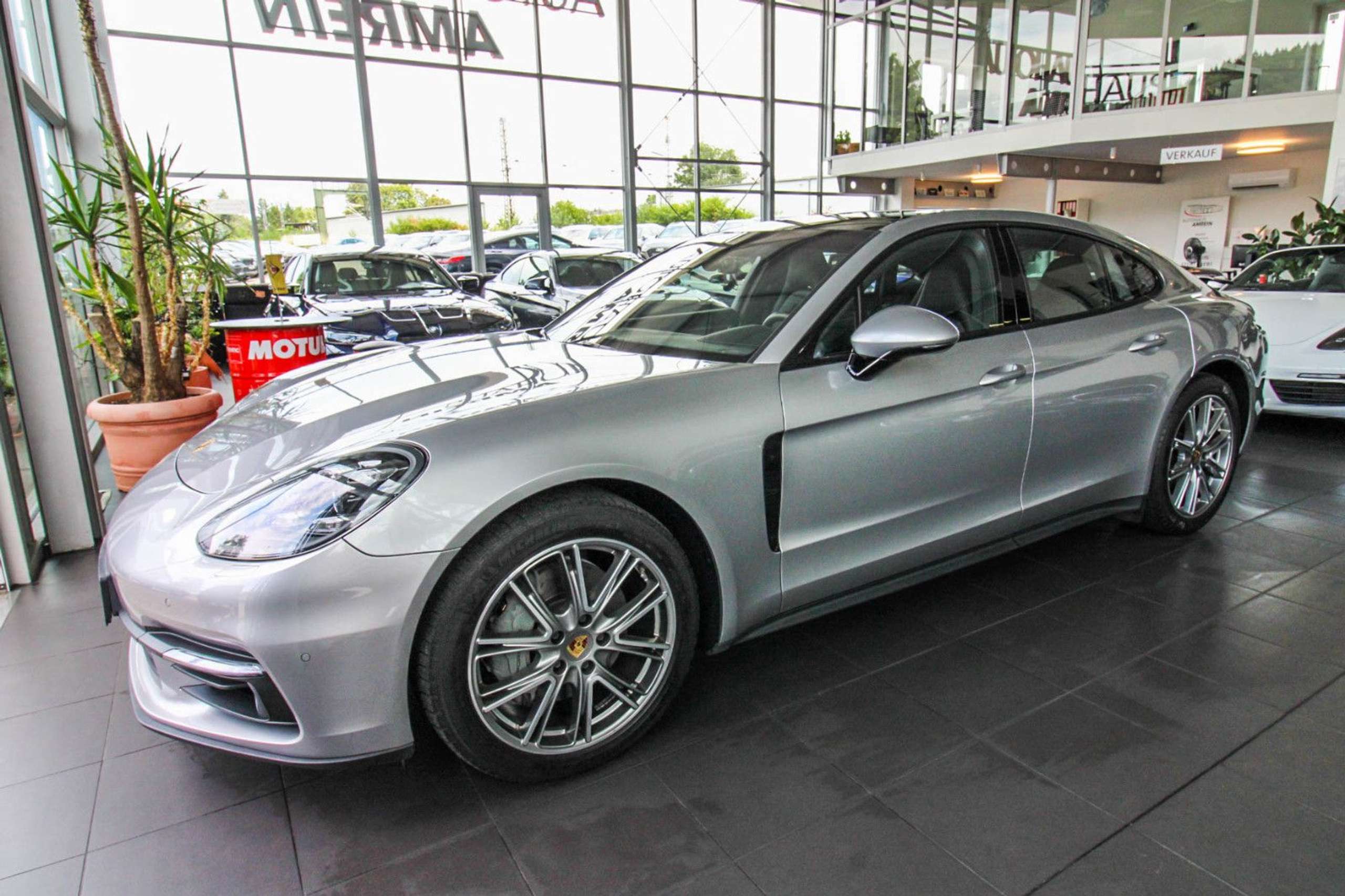 Porsche - Panamera