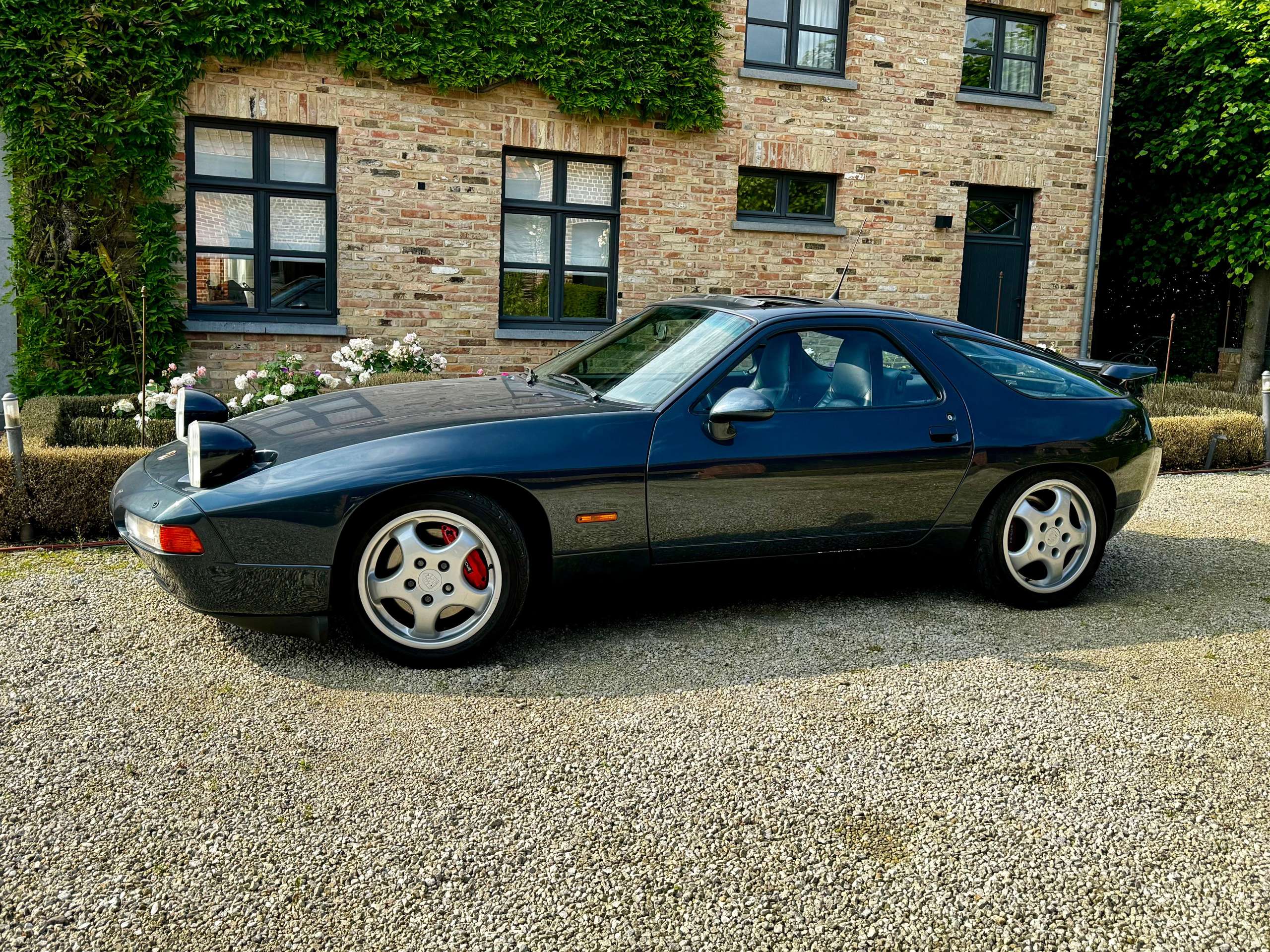 Porsche - 928