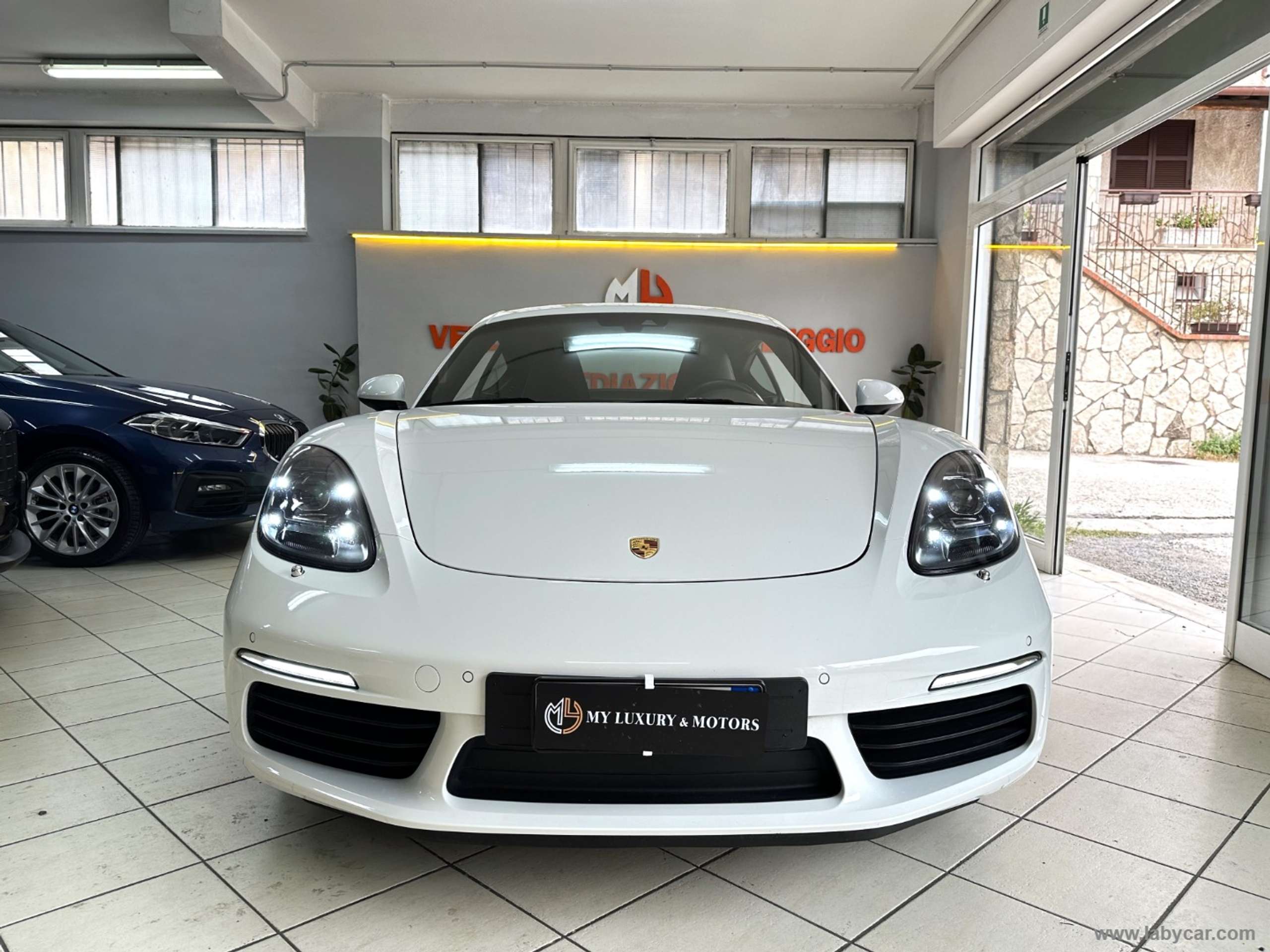 Porsche - Cayman