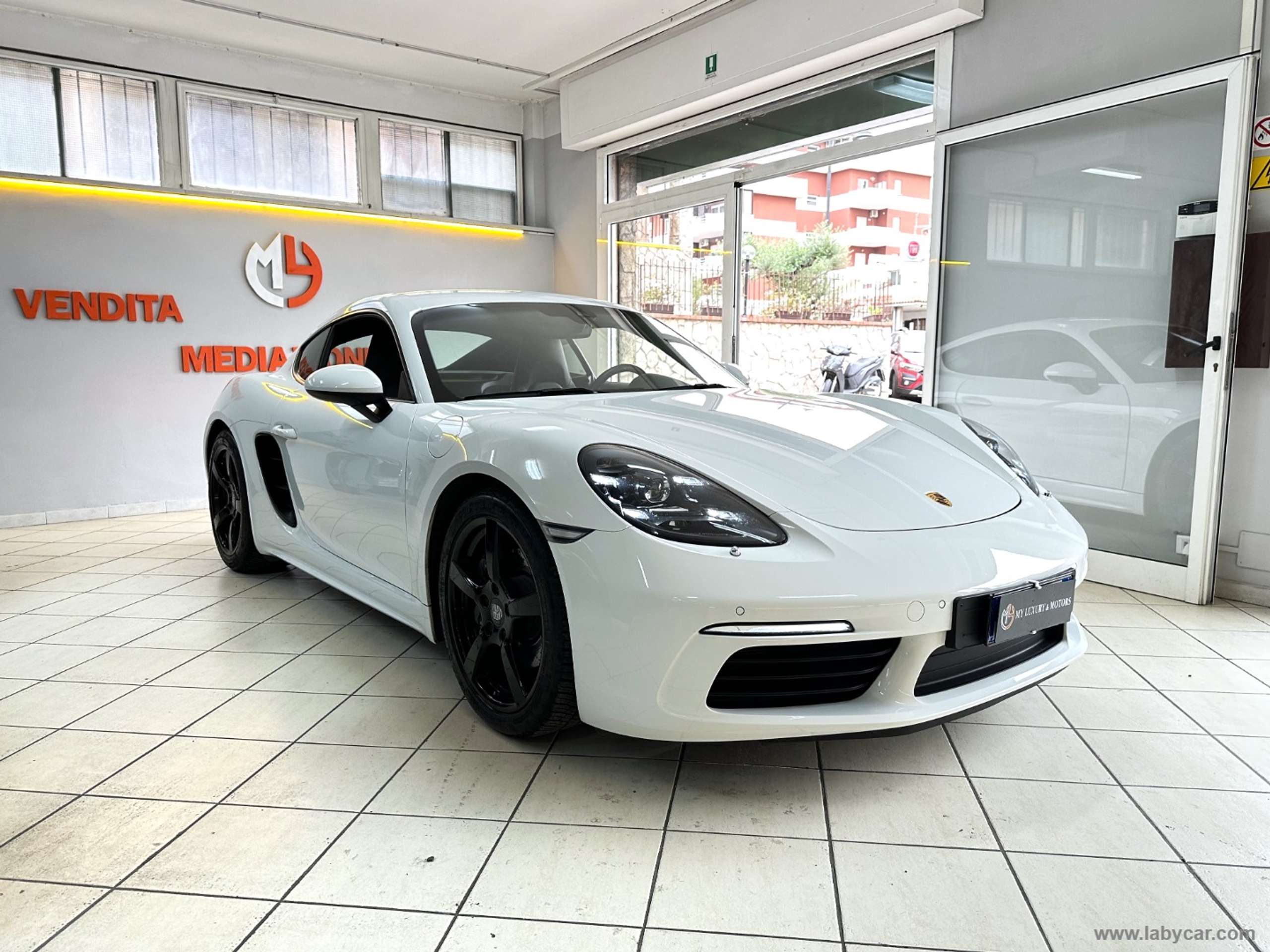 Porsche - Cayman