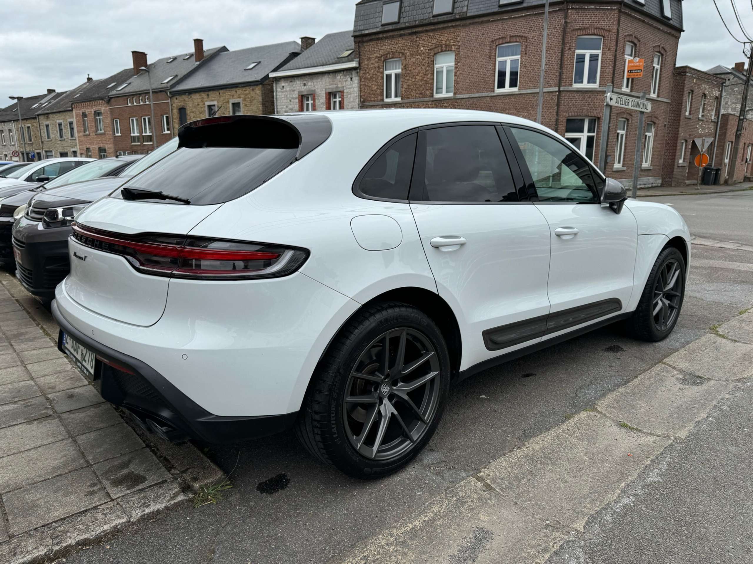 Porsche - Macan