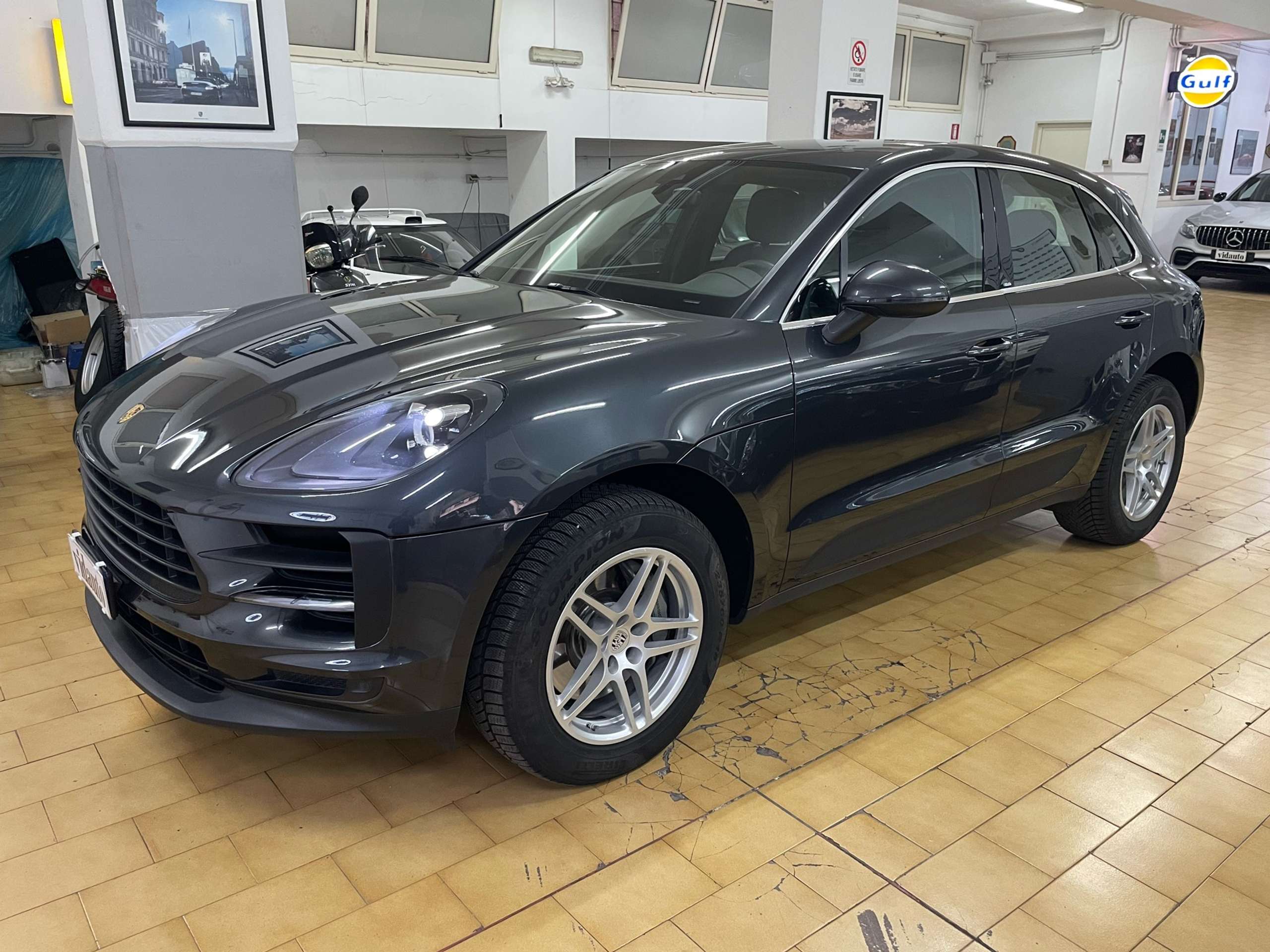 Porsche - Macan