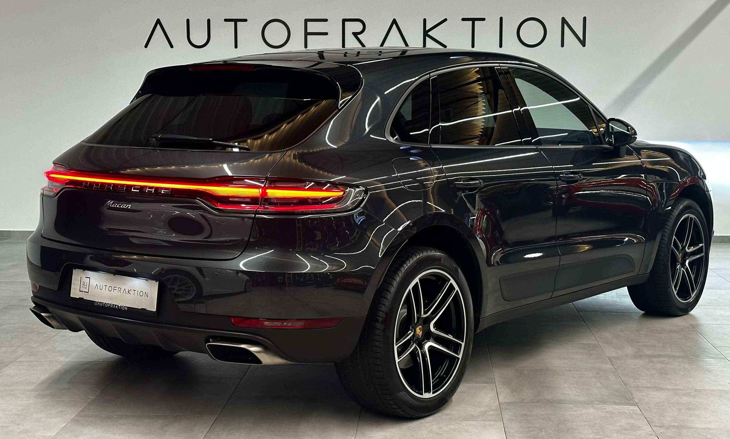 Porsche - Macan