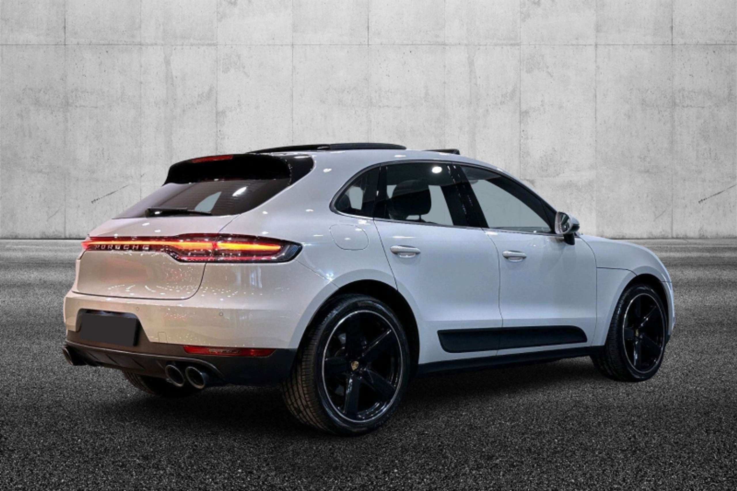 Porsche - Macan