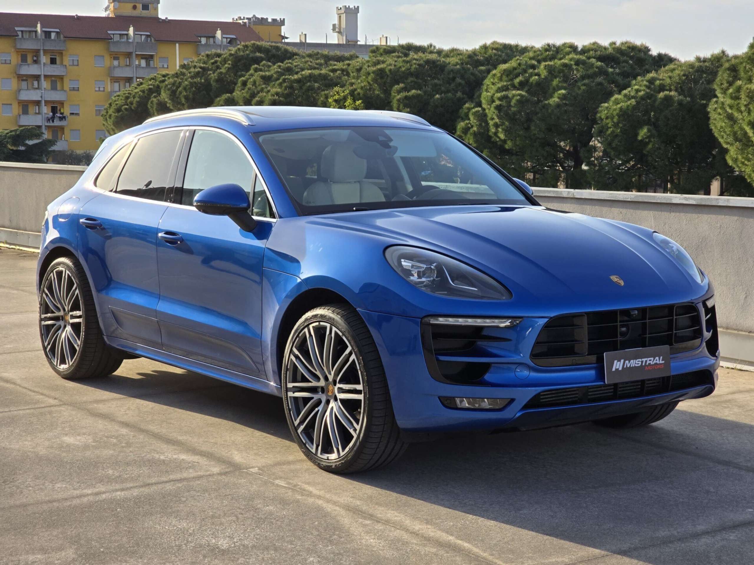 Porsche - Macan