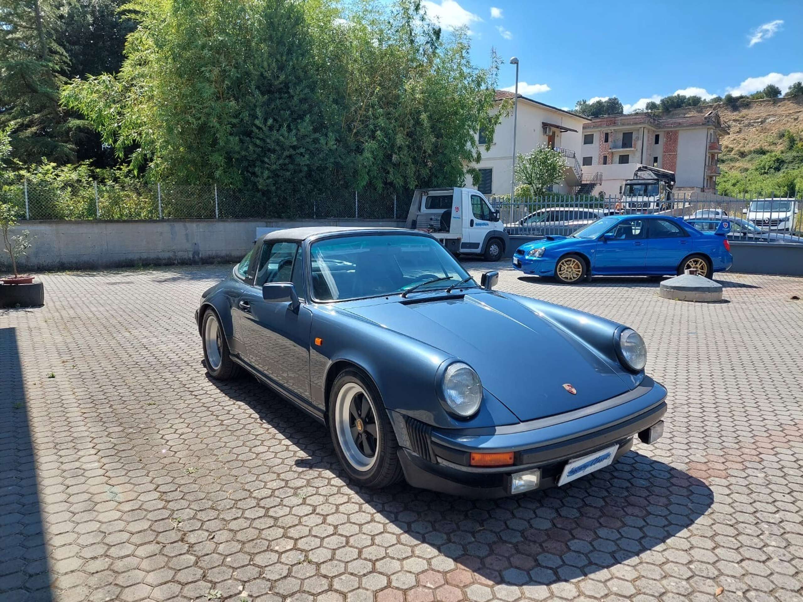 Porsche - 911