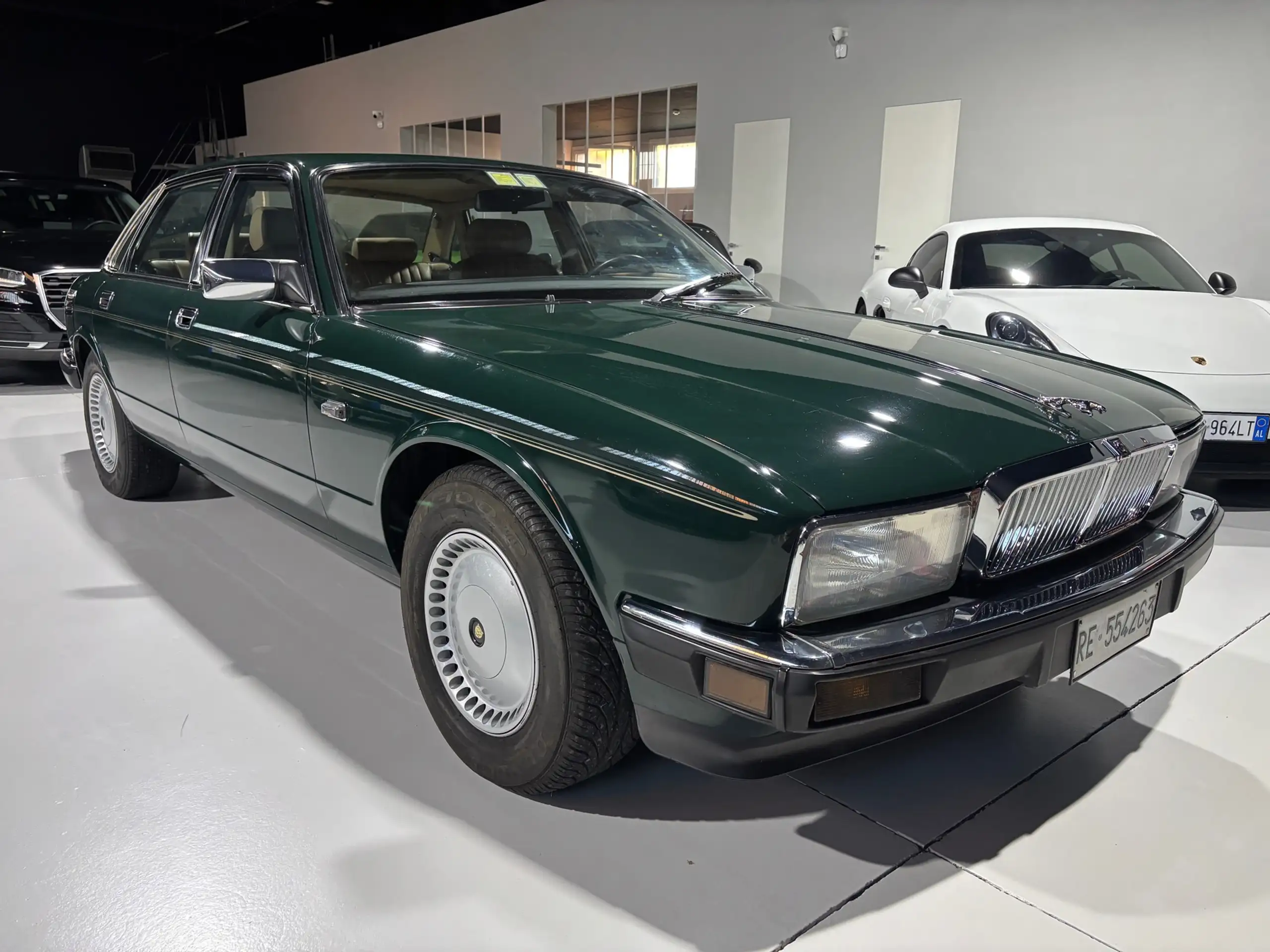 Jaguar - XJ6