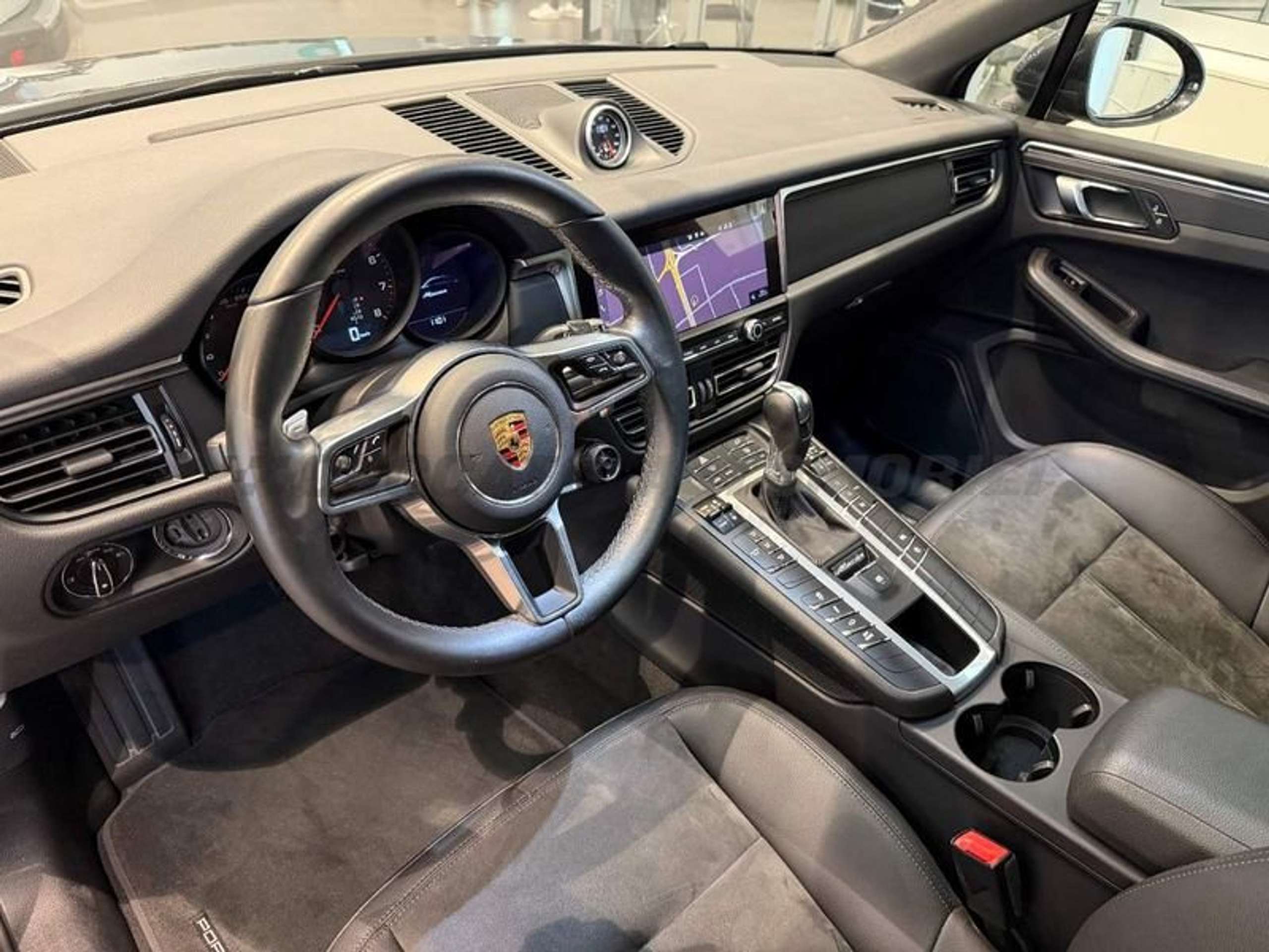 Porsche - Macan