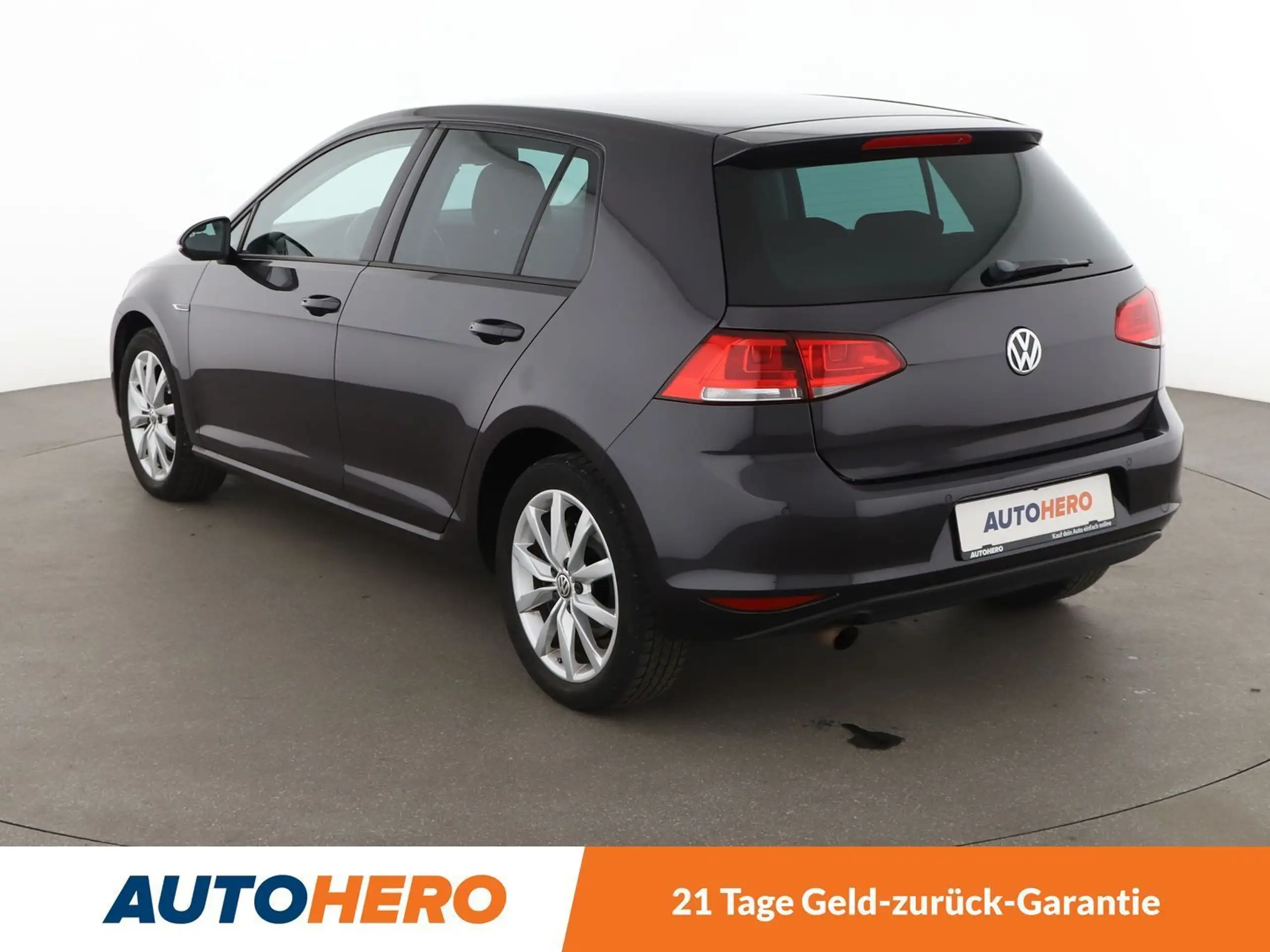 Volkswagen - Golf