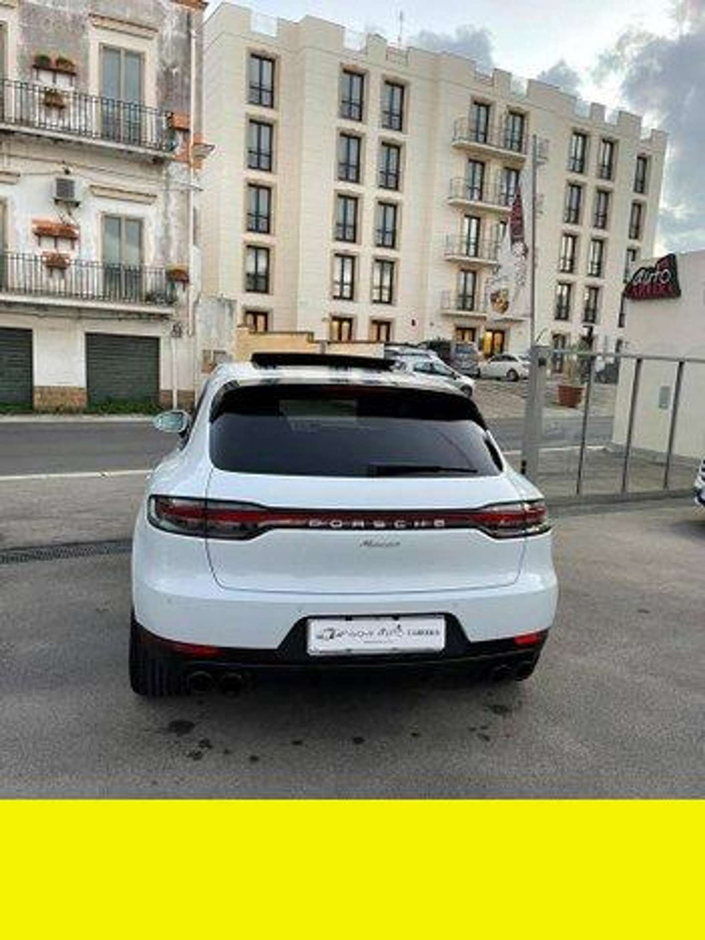 Porsche - Macan