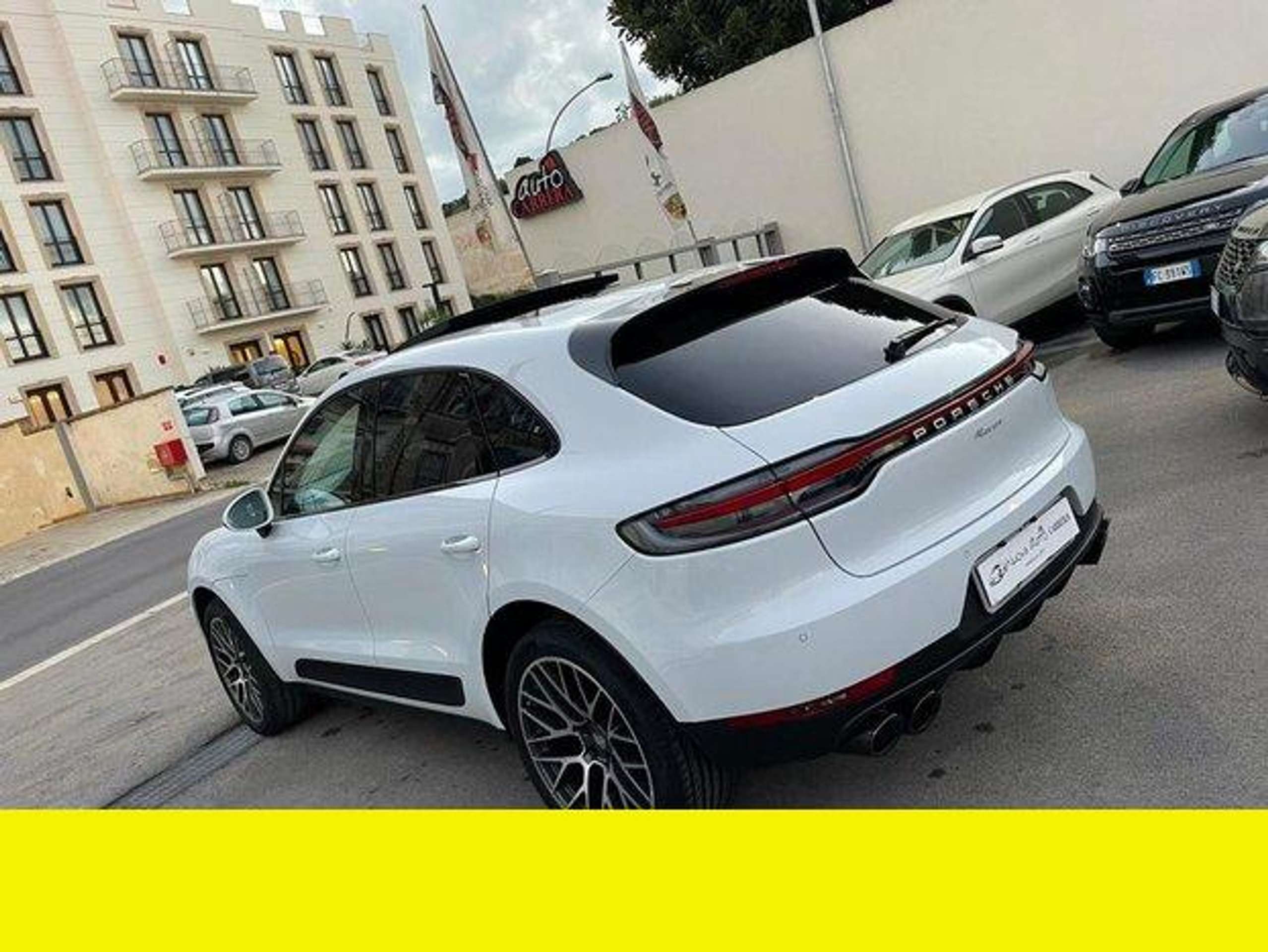 Porsche - Macan