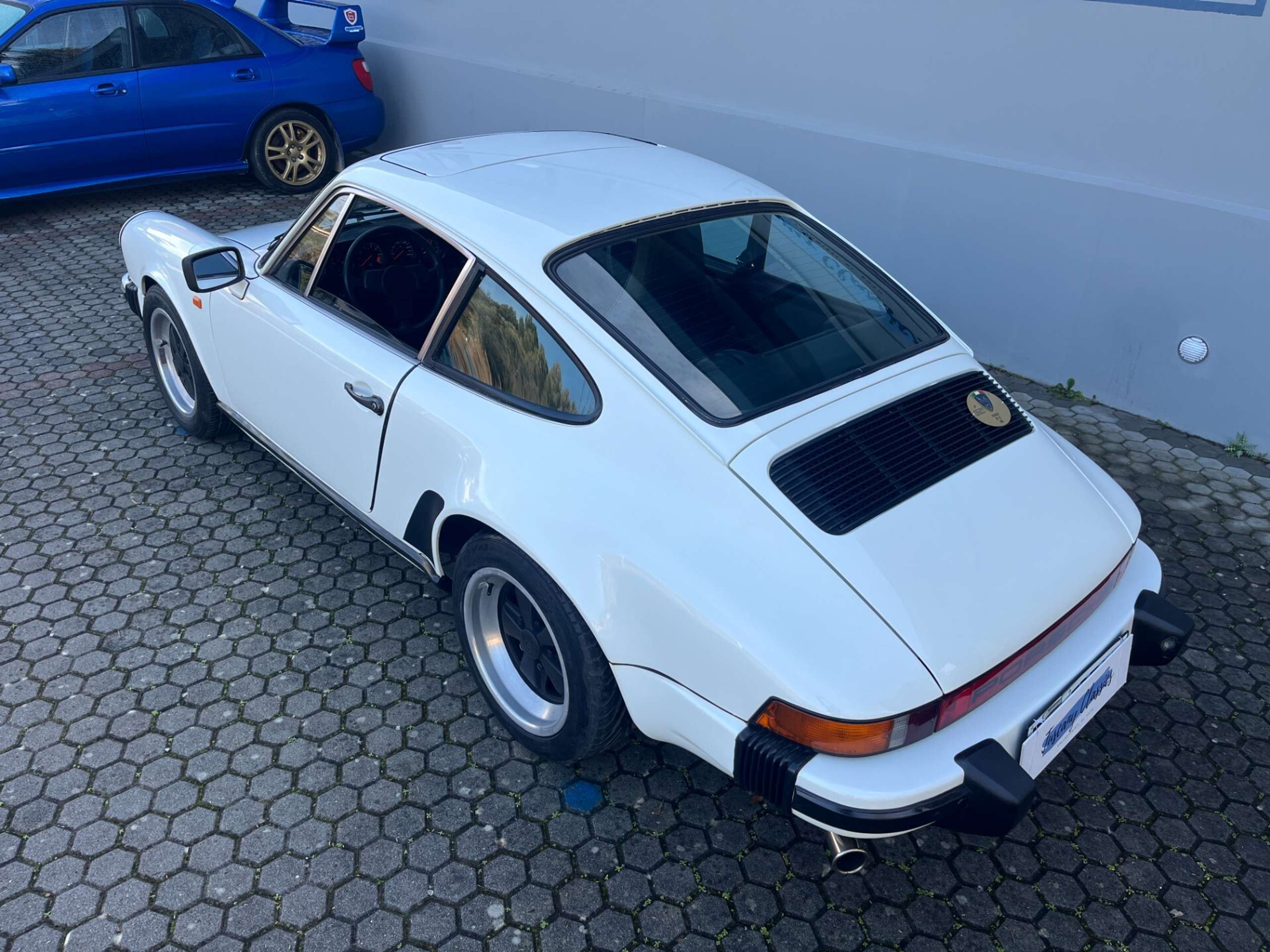 Porsche - 911