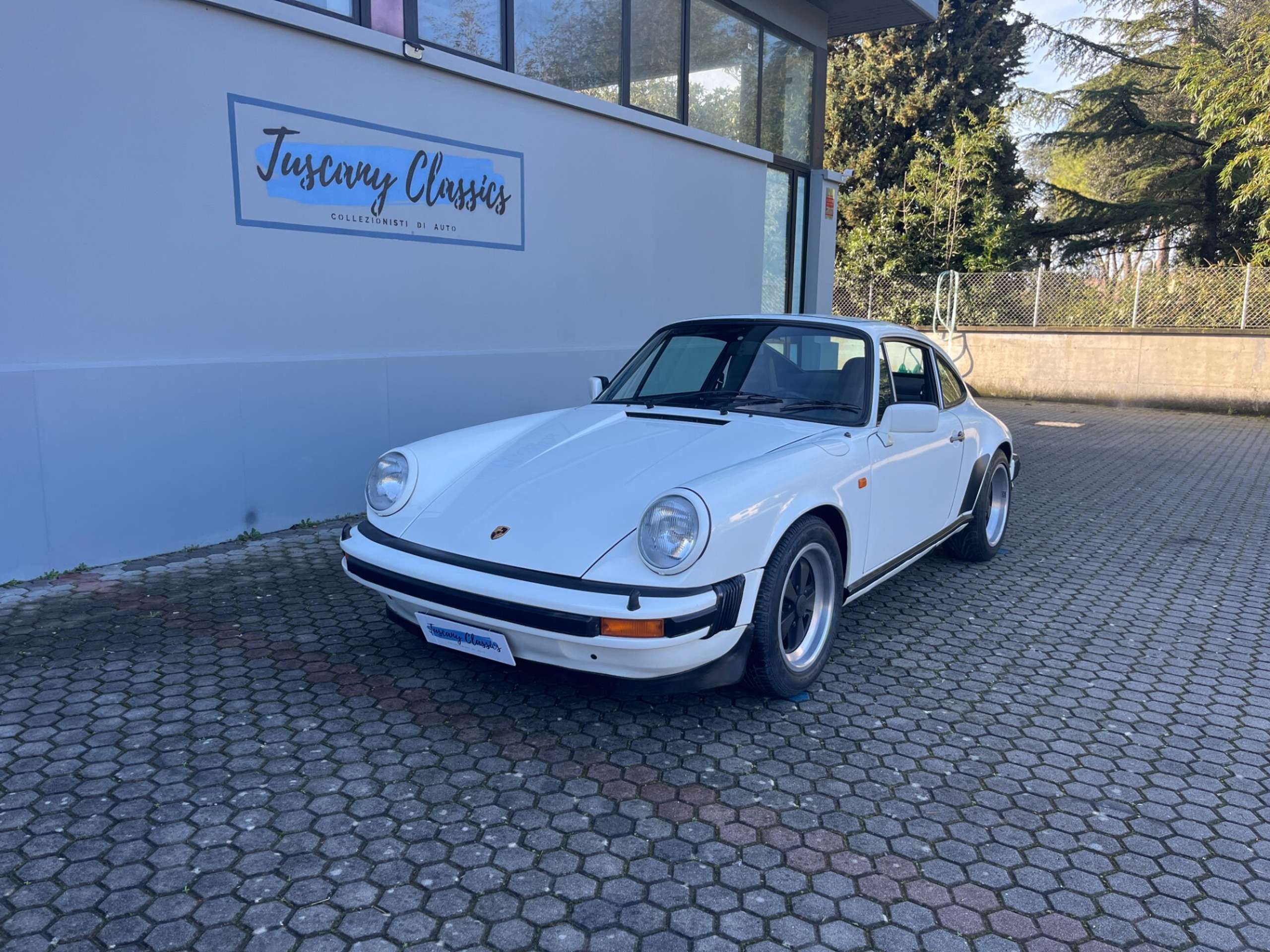 Porsche - 911