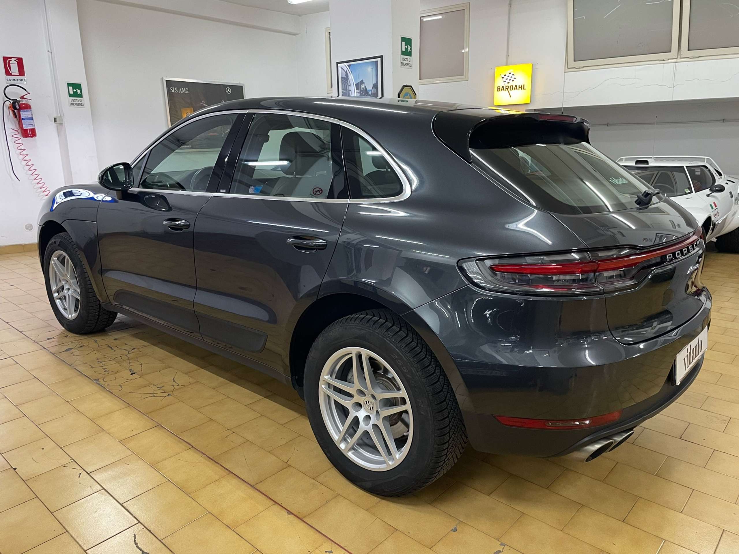 Porsche - Macan