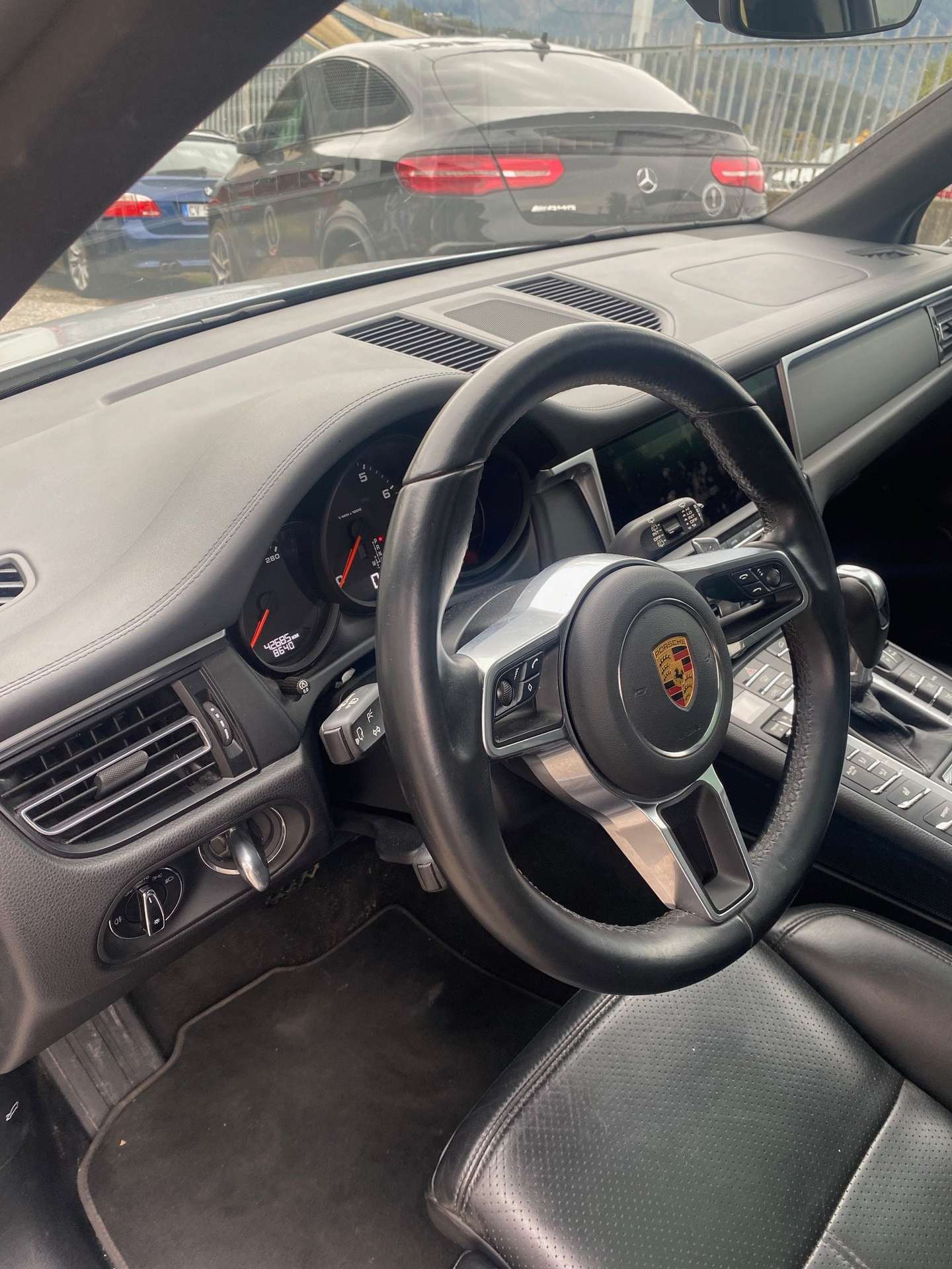 Porsche - Macan