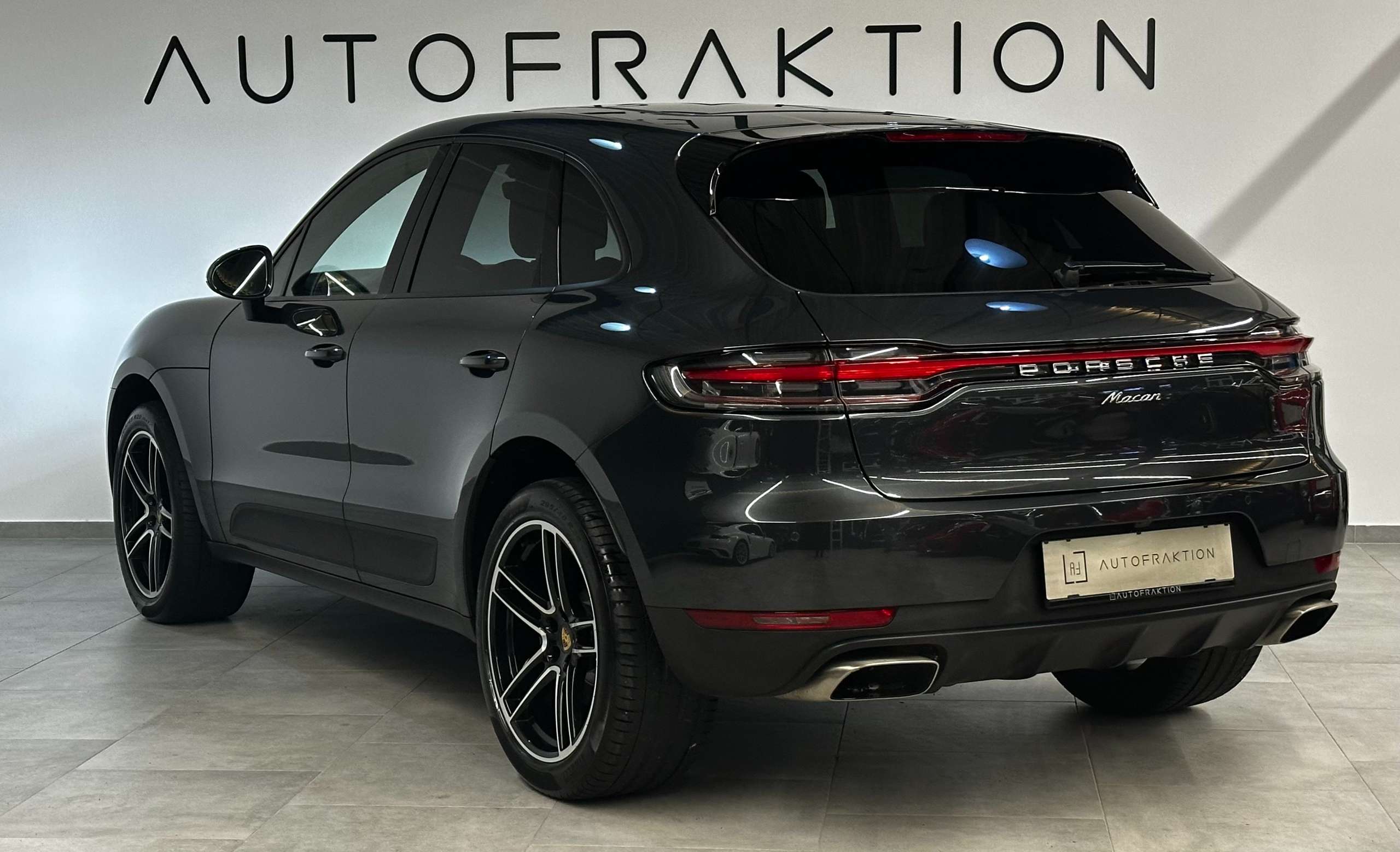 Porsche - Macan