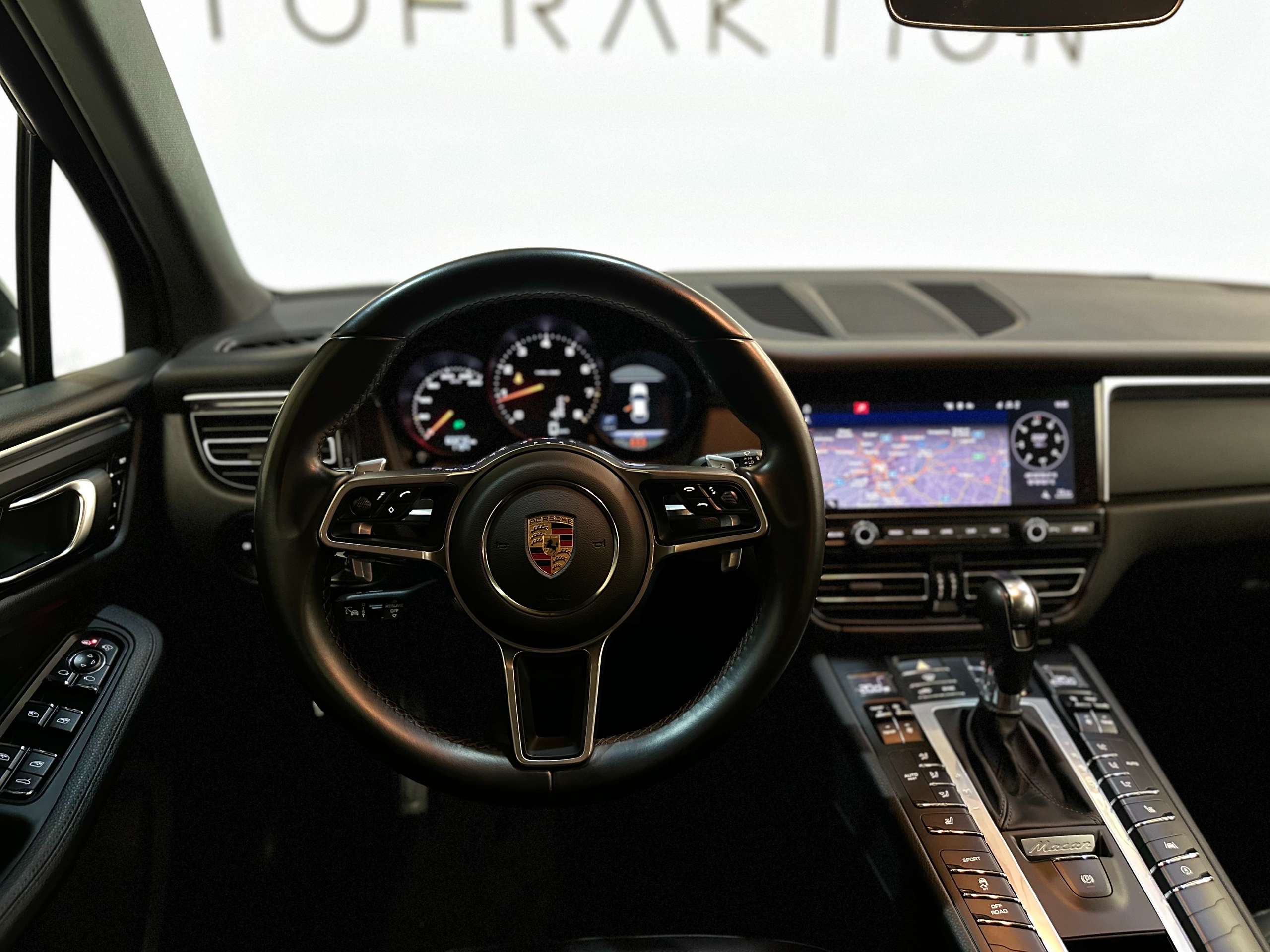 Porsche - Macan