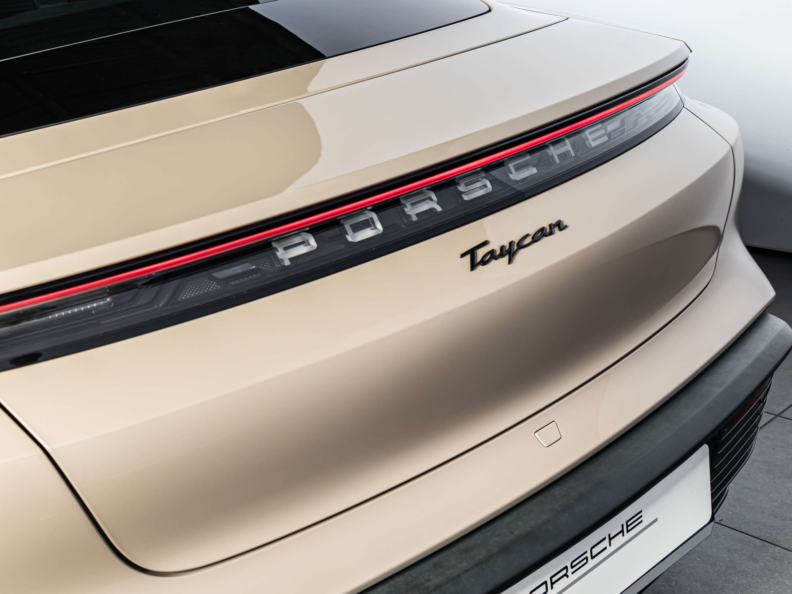 Porsche - Taycan