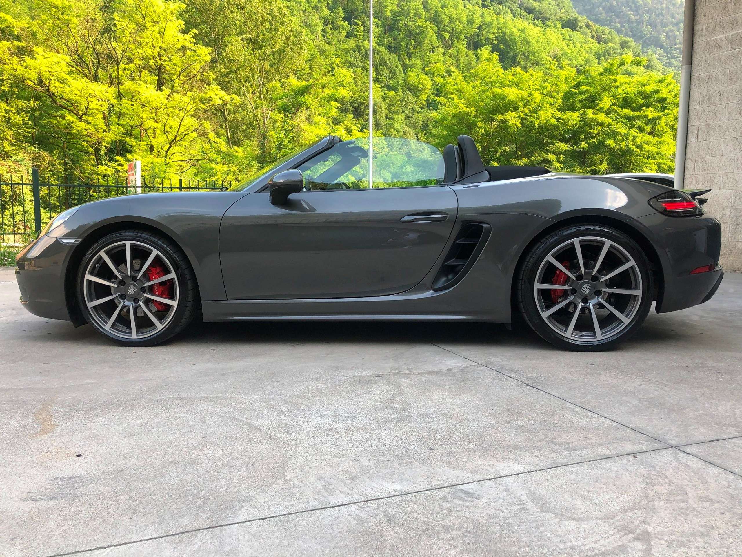 Porsche - 718 Spyder