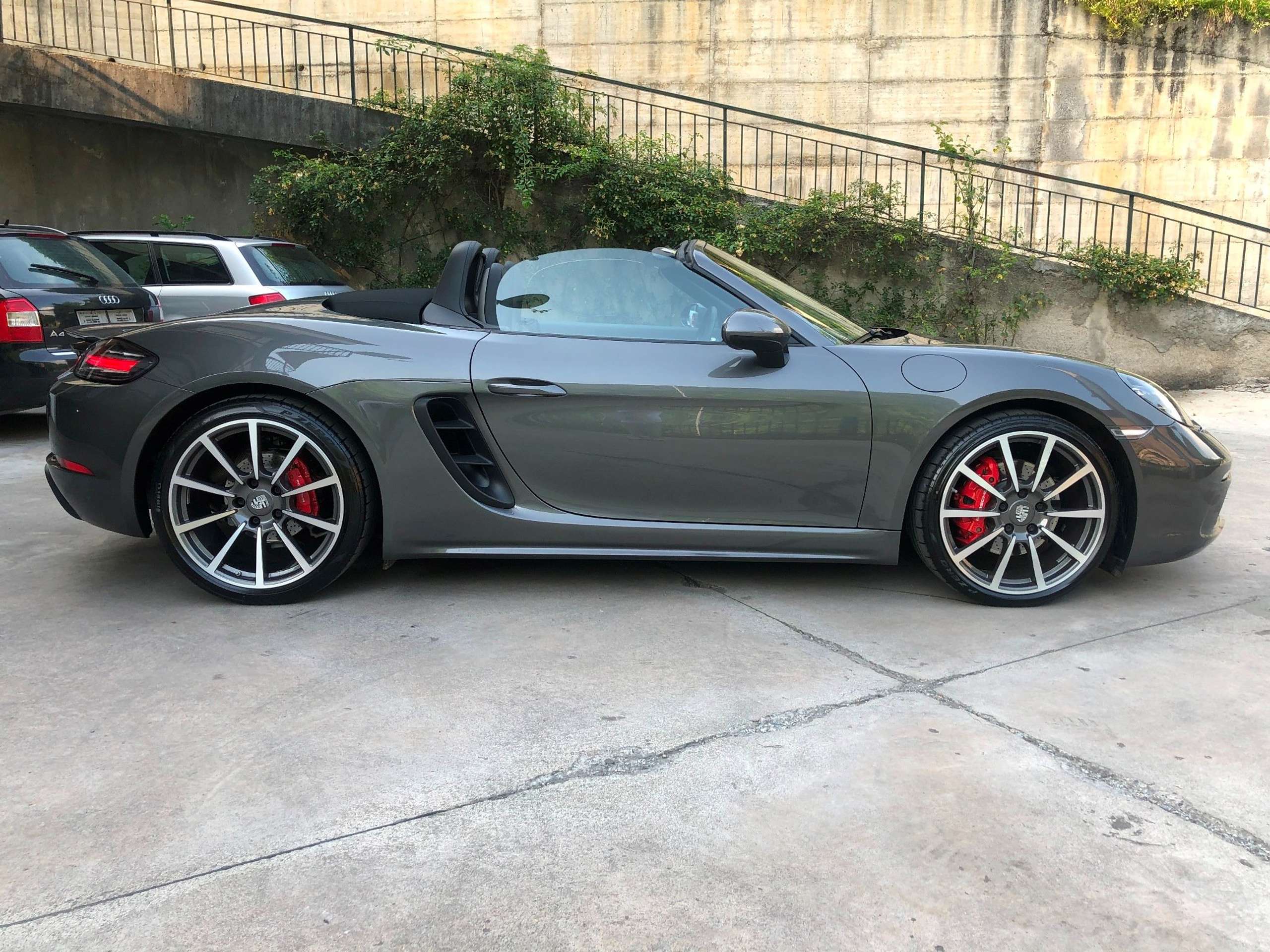 Porsche - 718 Spyder