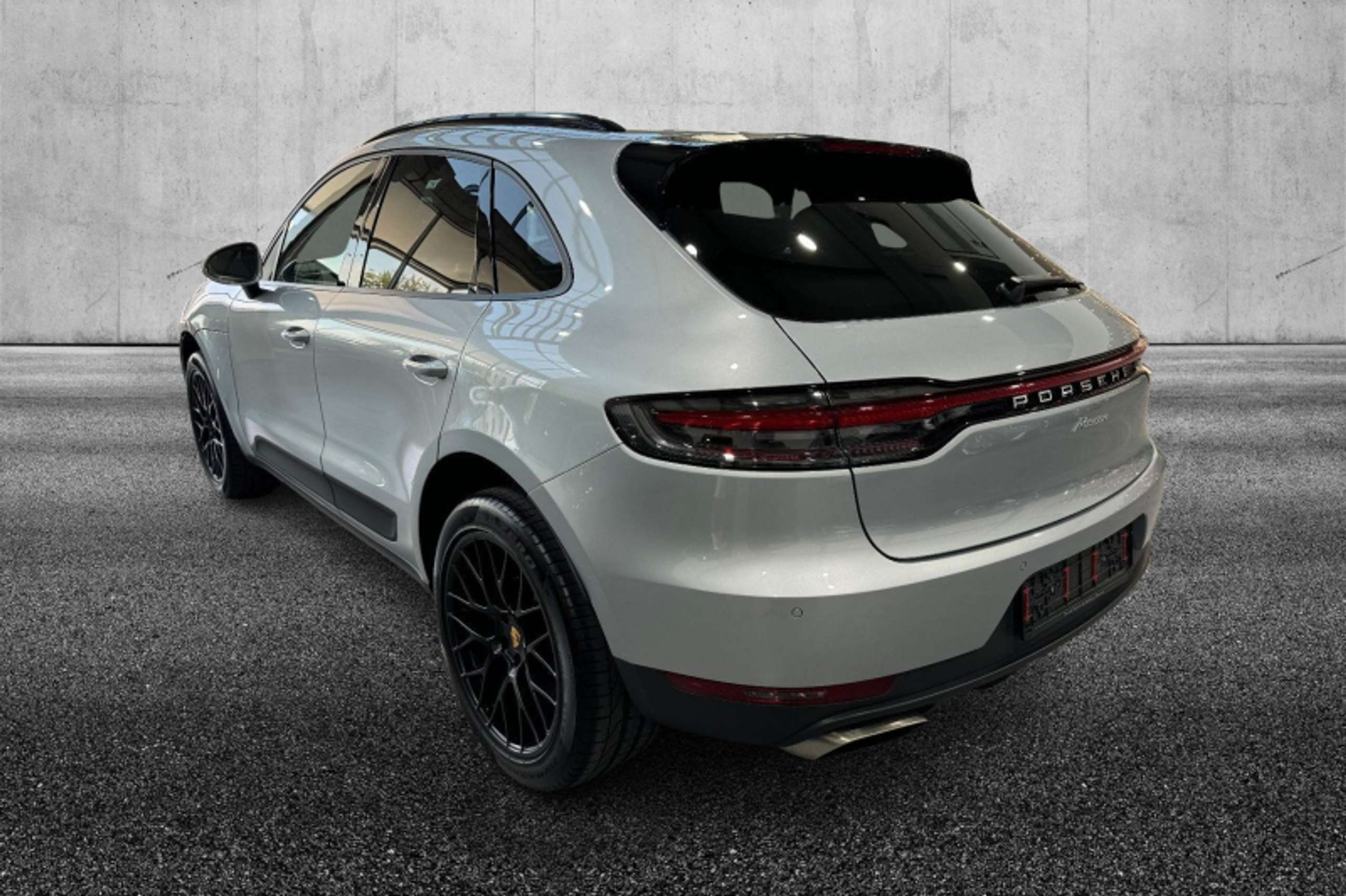 Porsche - Macan