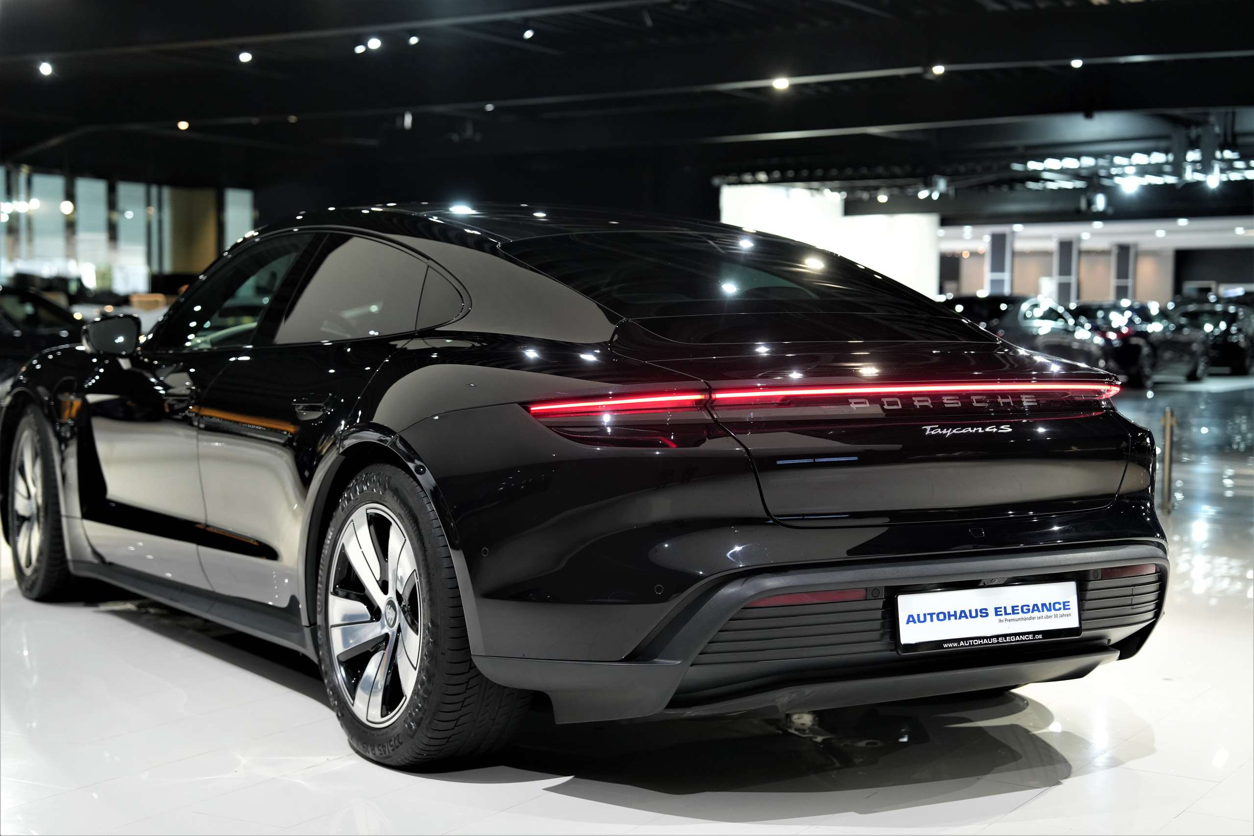 Porsche - Taycan