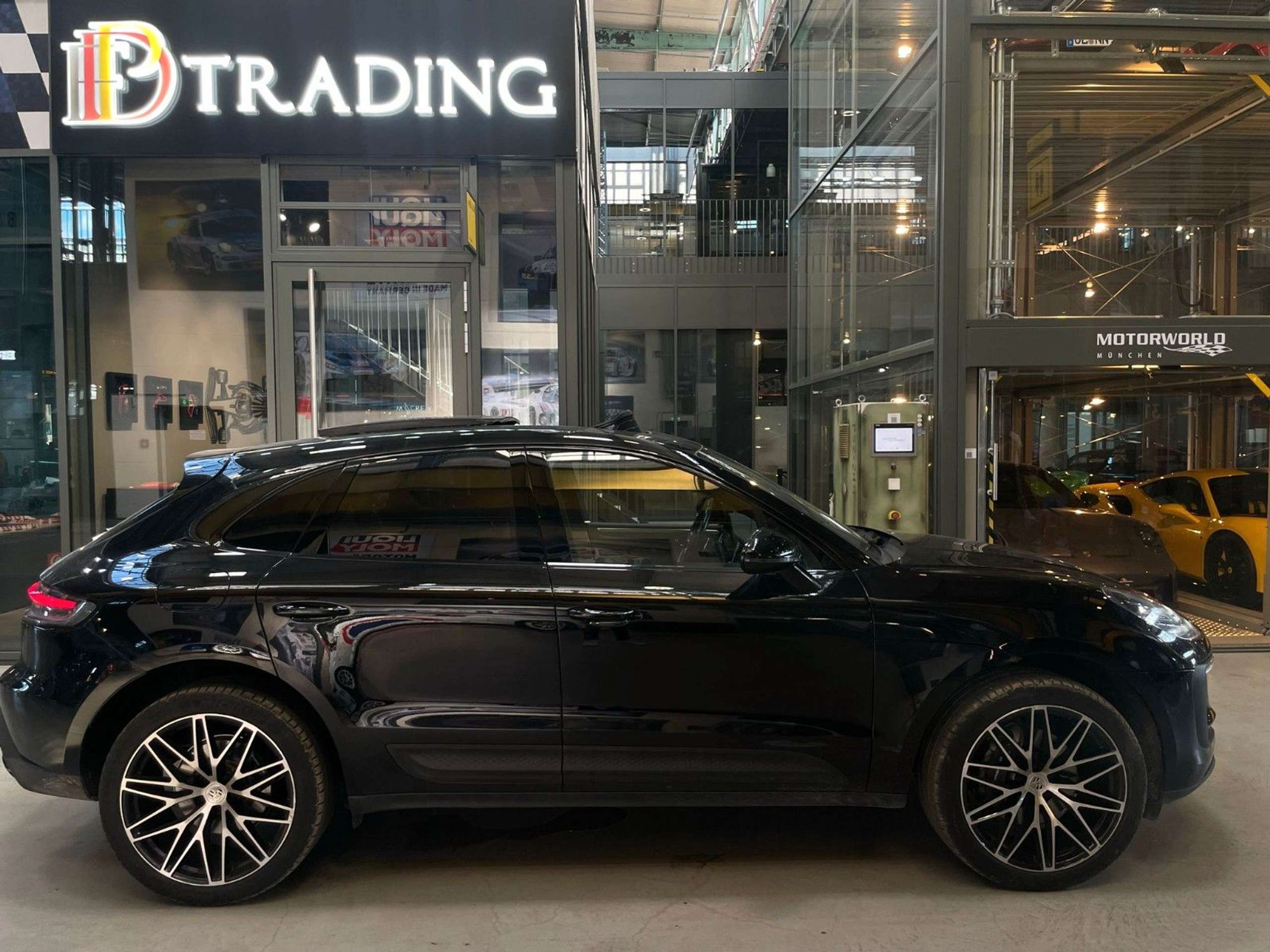 Porsche - Macan