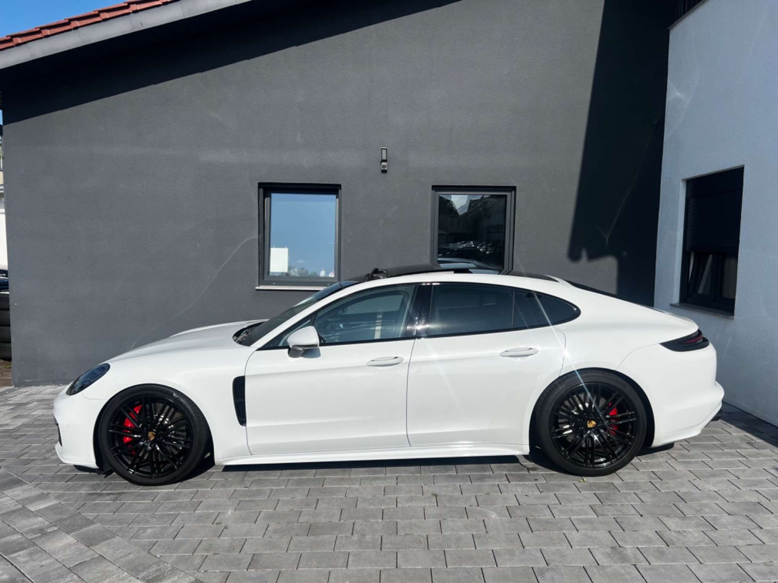 Porsche - Panamera