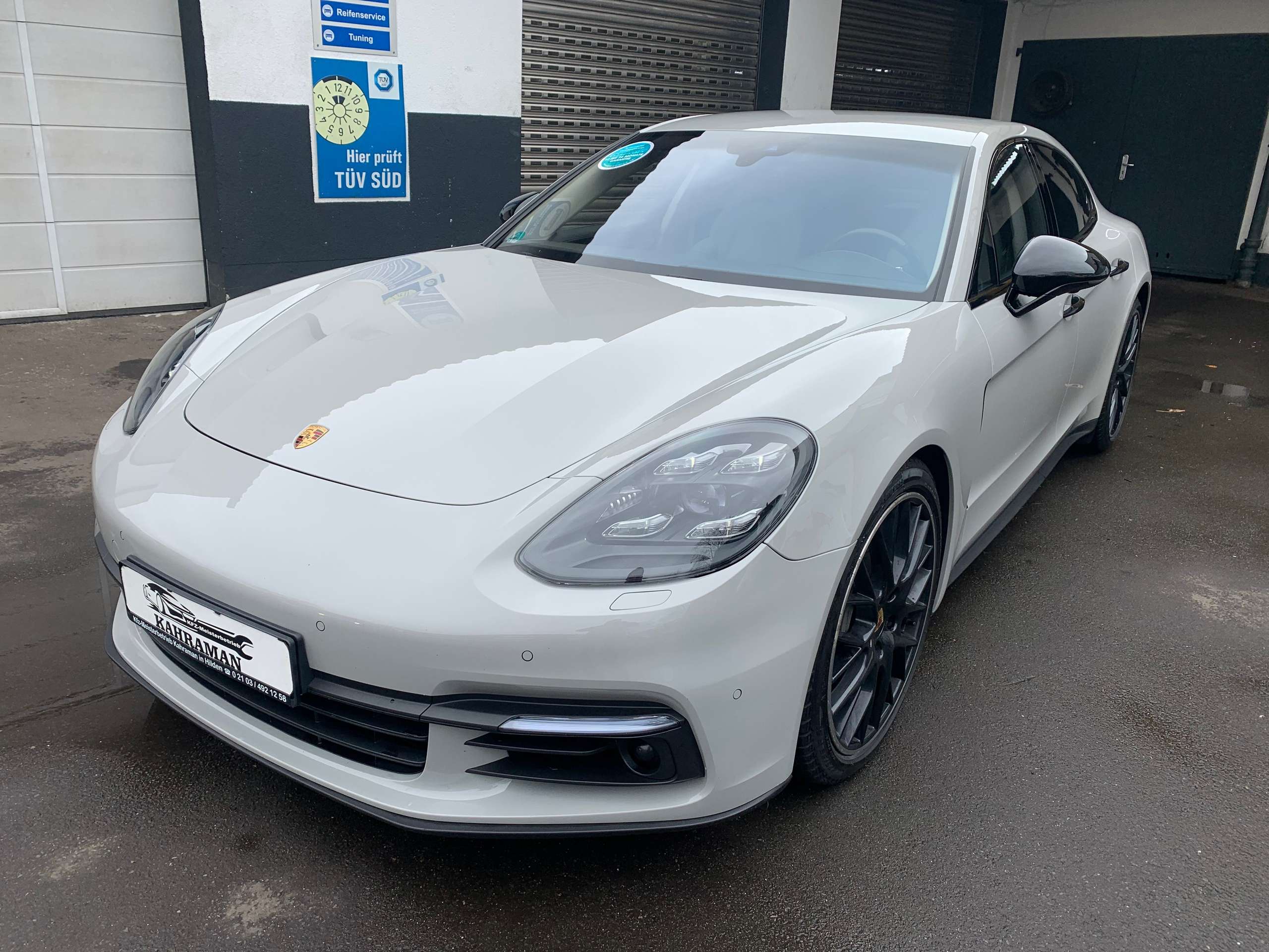 Porsche - Panamera