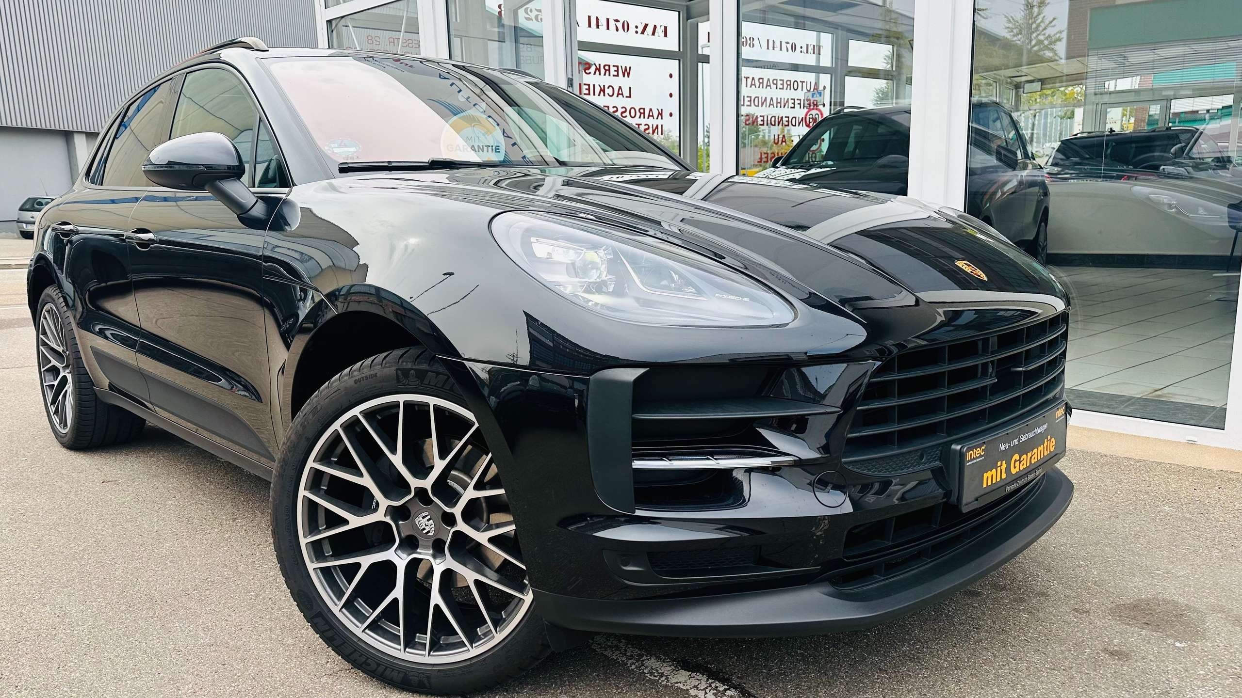 Porsche - Macan