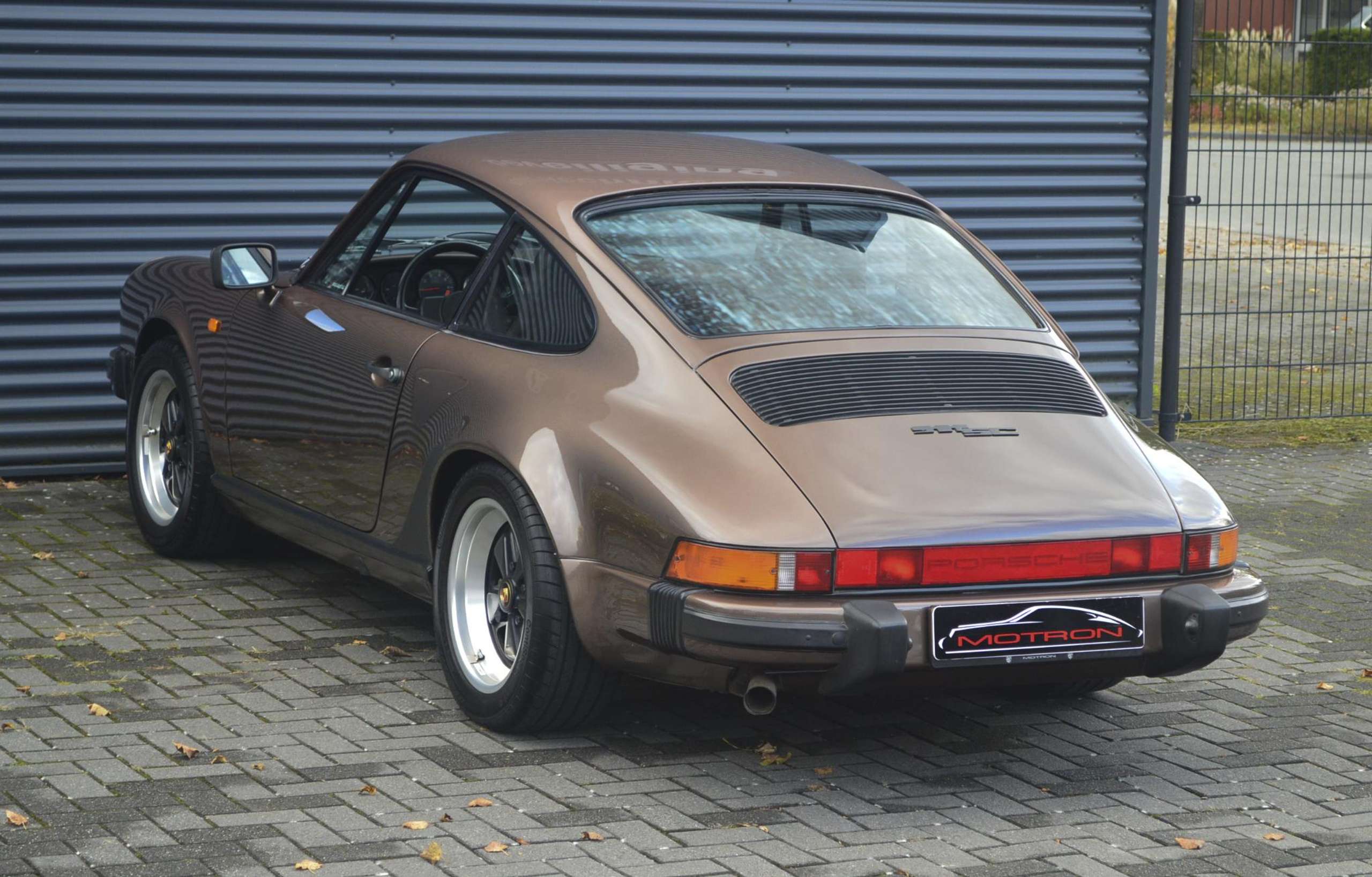 Porsche - 911