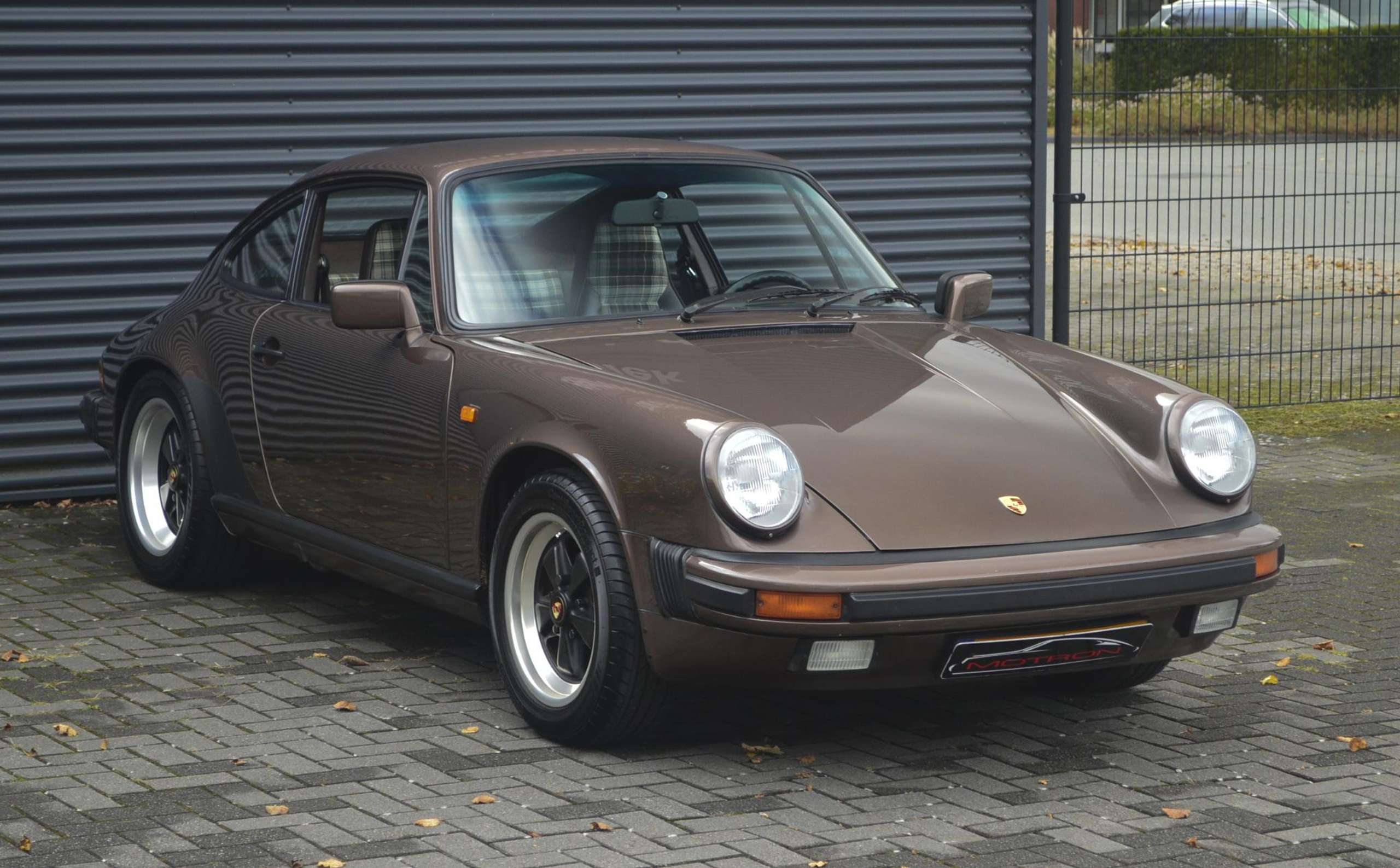 Porsche - 911