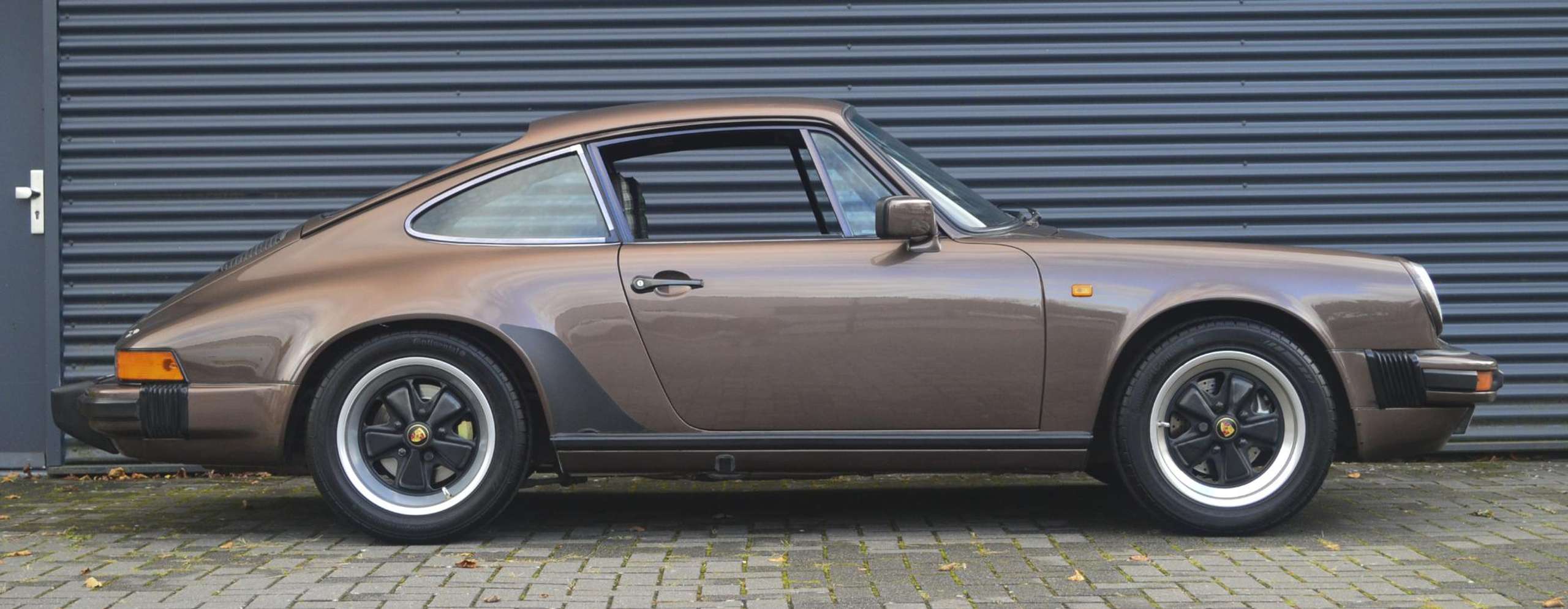 Porsche - 911