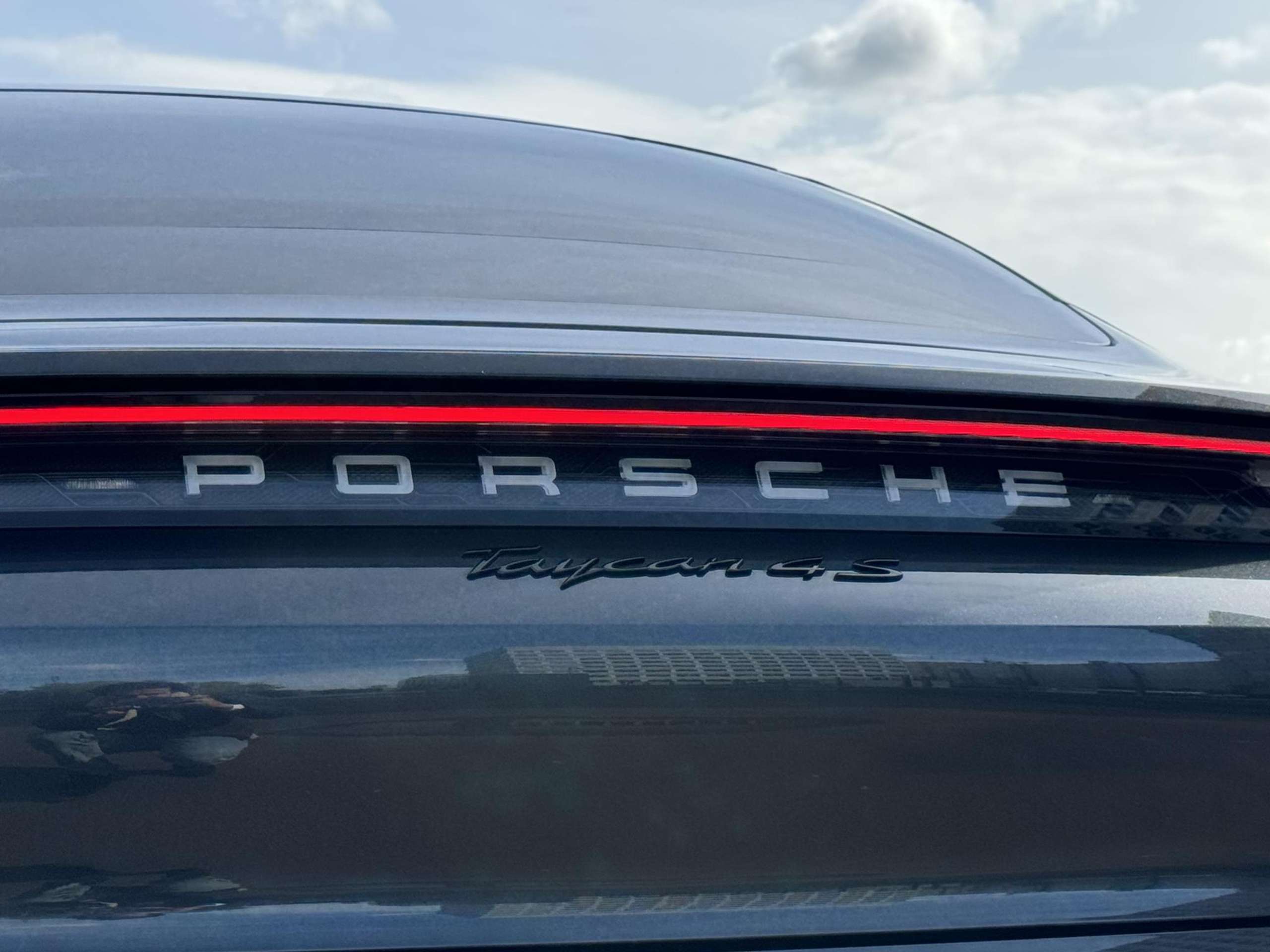 Porsche - Taycan