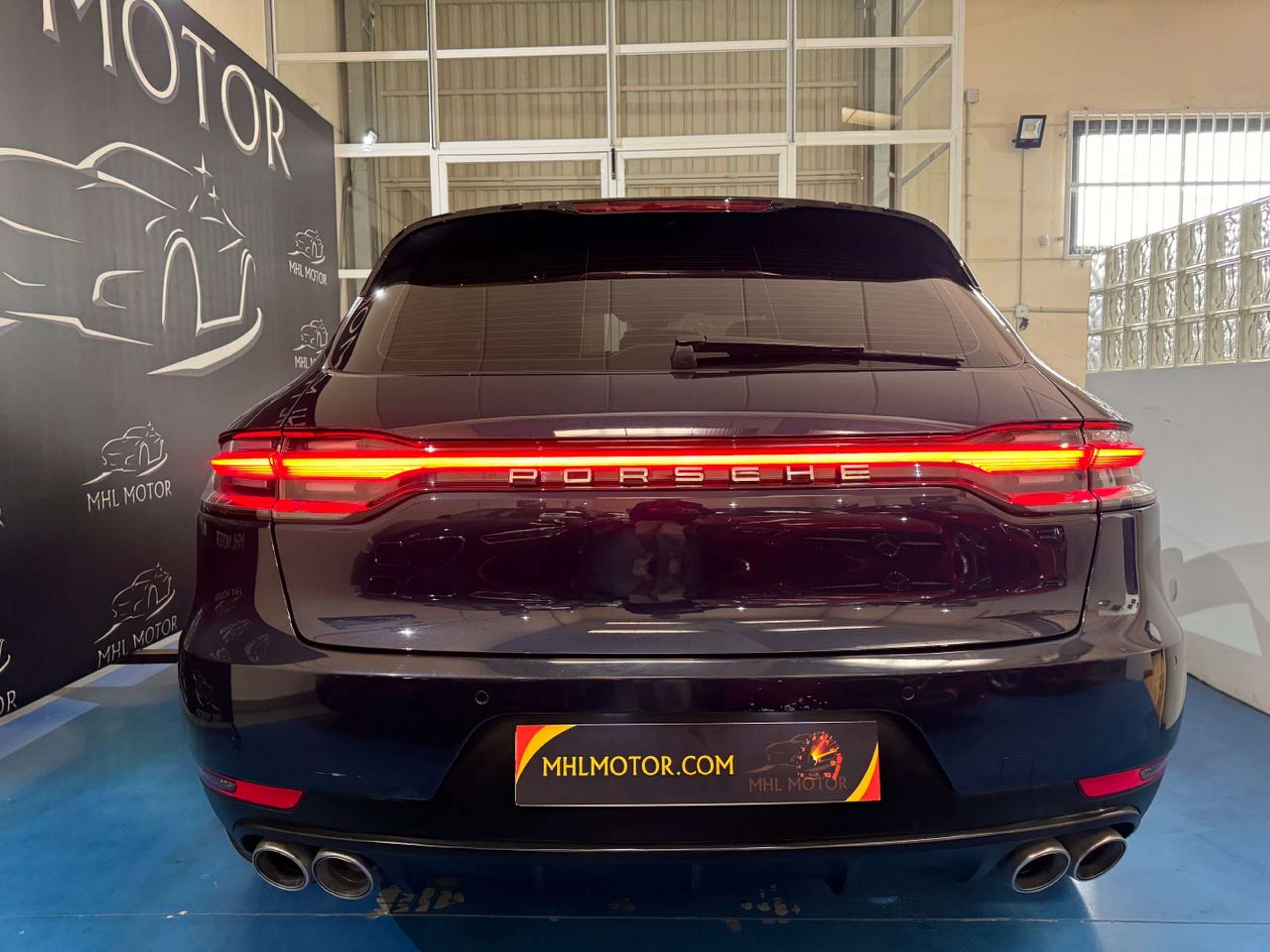 Porsche - Macan