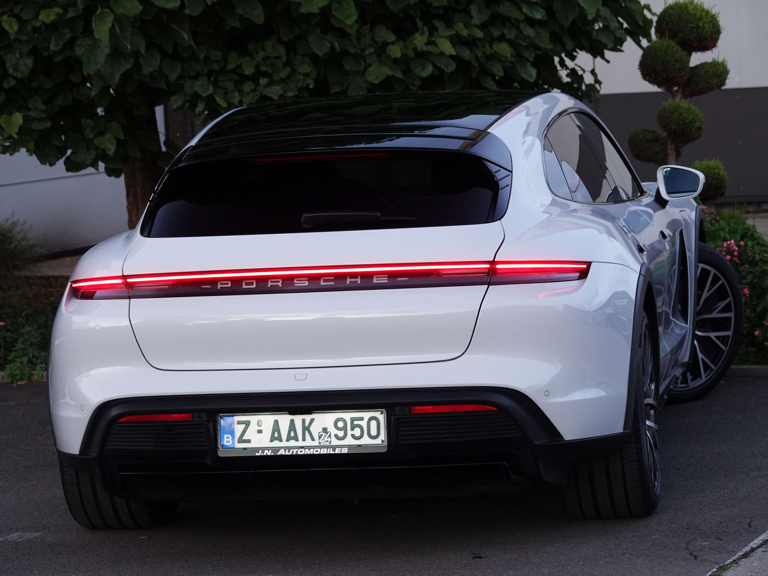 Porsche - Taycan