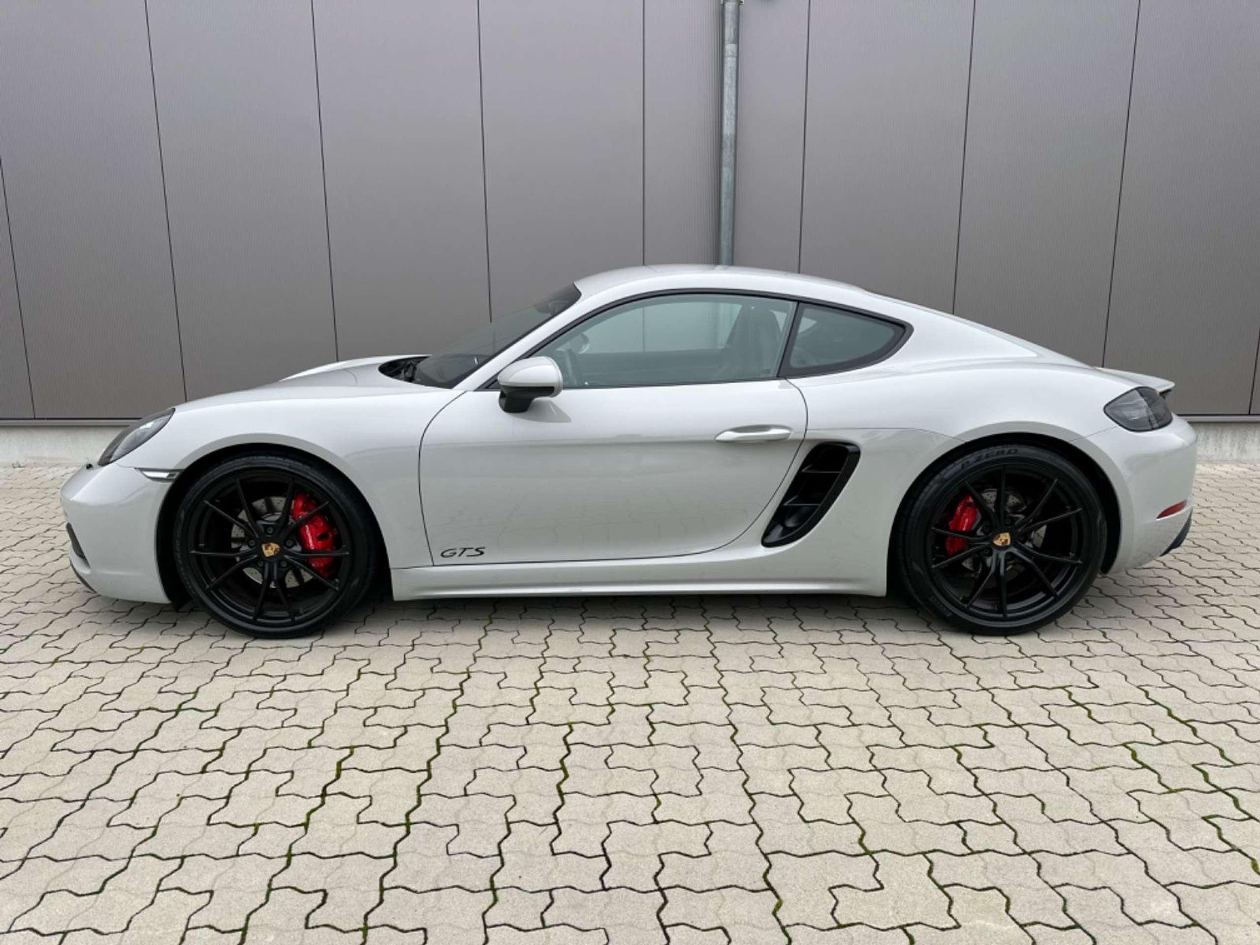 Porsche - Cayman