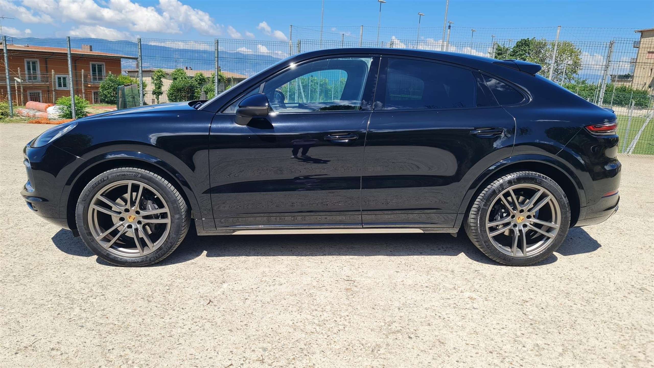 Porsche - Cayenne