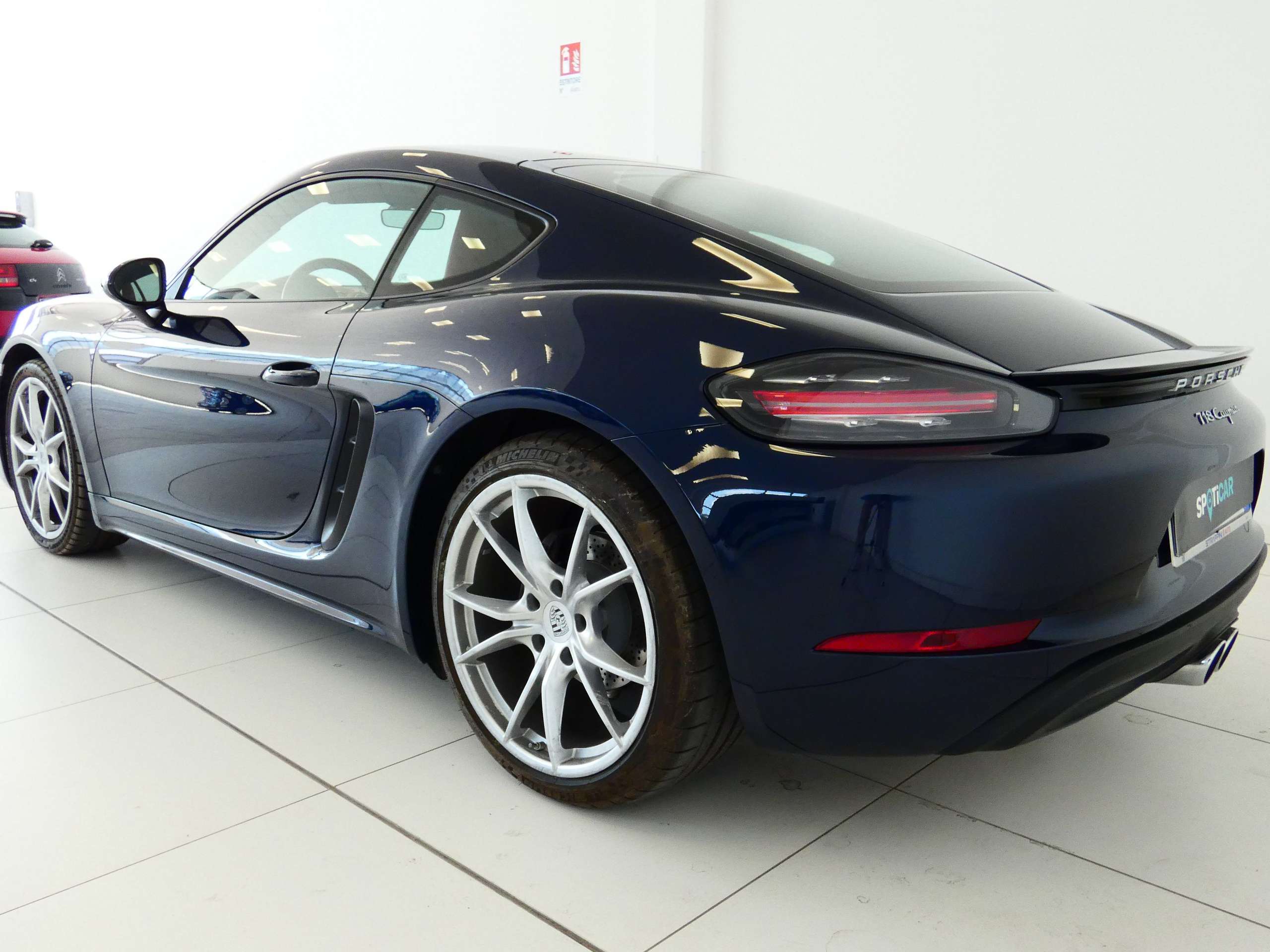 Porsche - Cayman