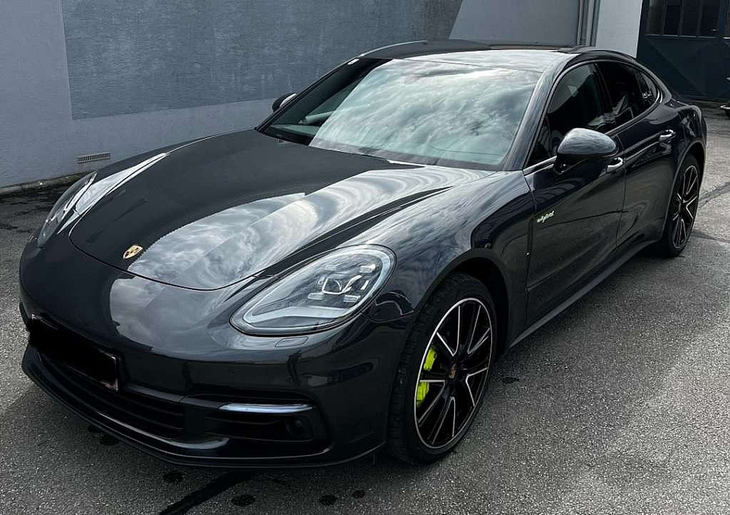 Porsche - Panamera