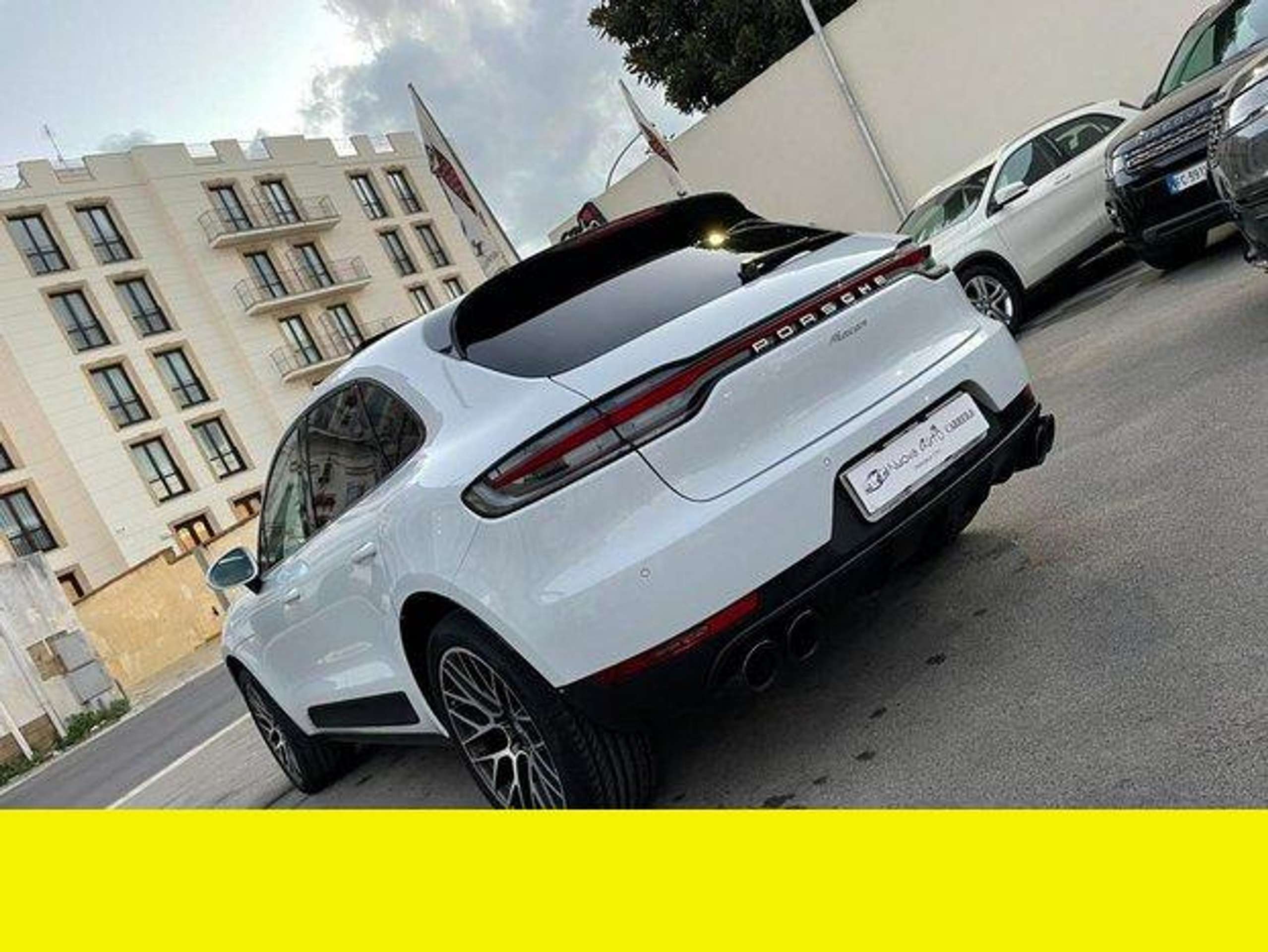 Porsche - Macan