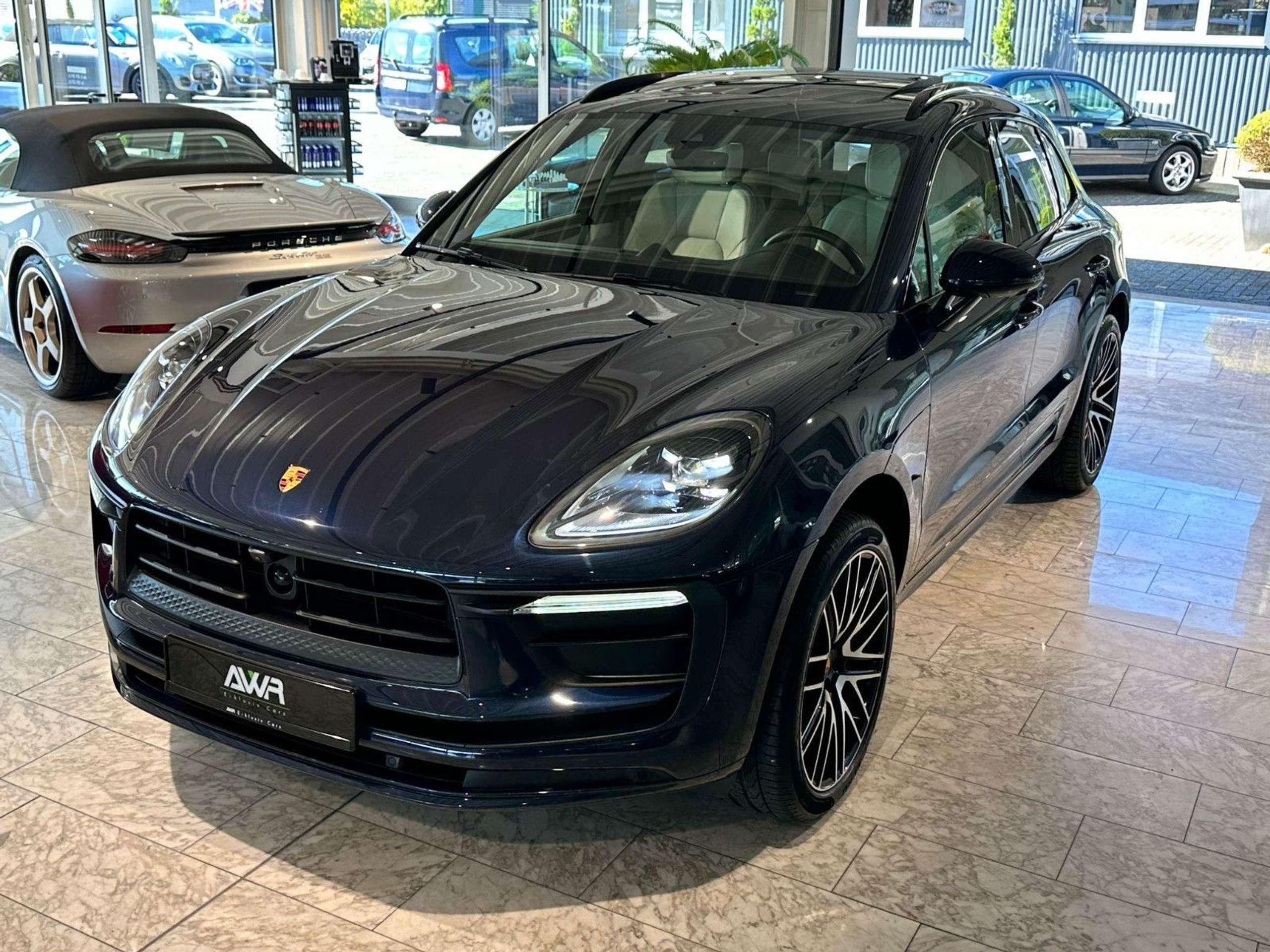 Porsche - Macan