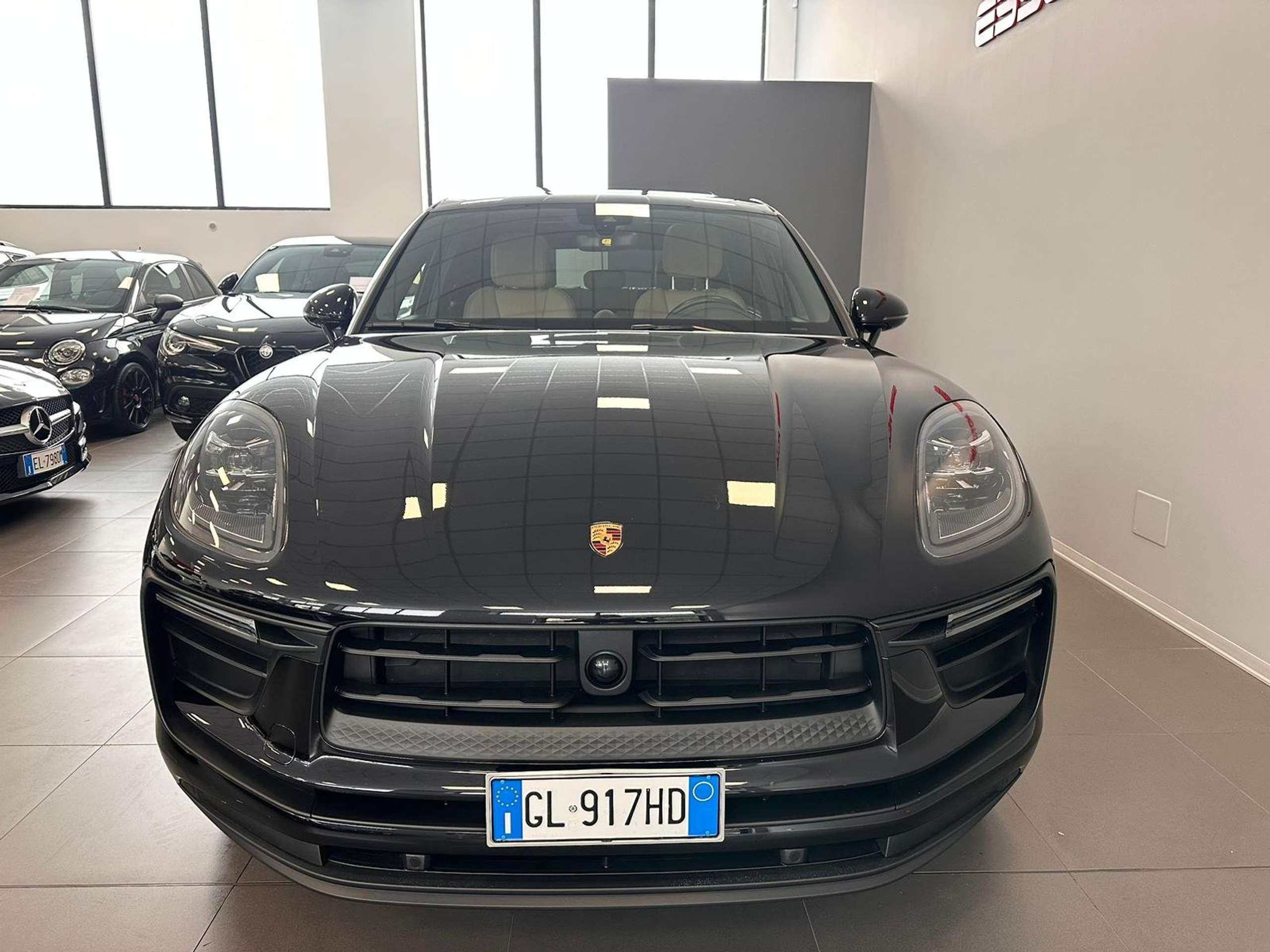 Porsche - Macan